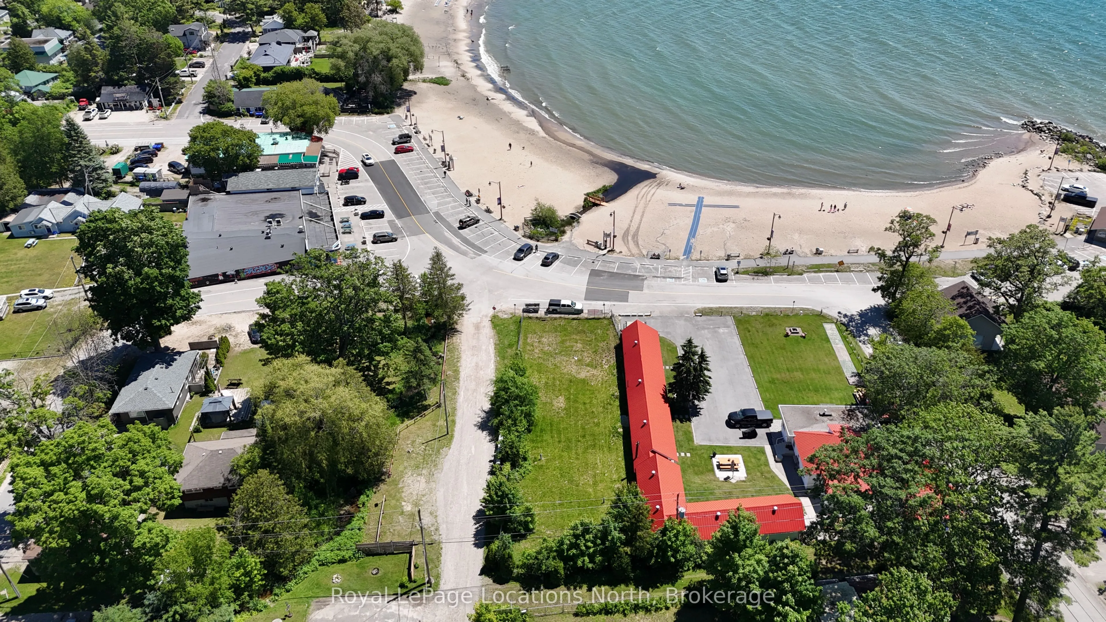 11 Tiny Beaches Road N