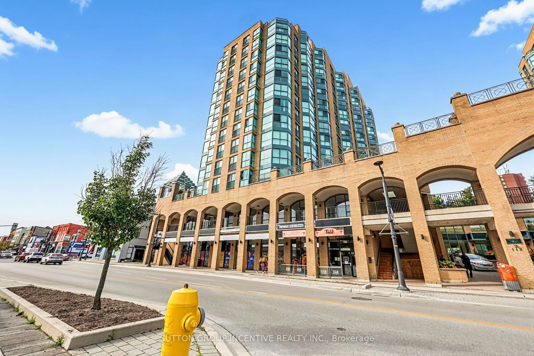 140 Dunlop Street E #304