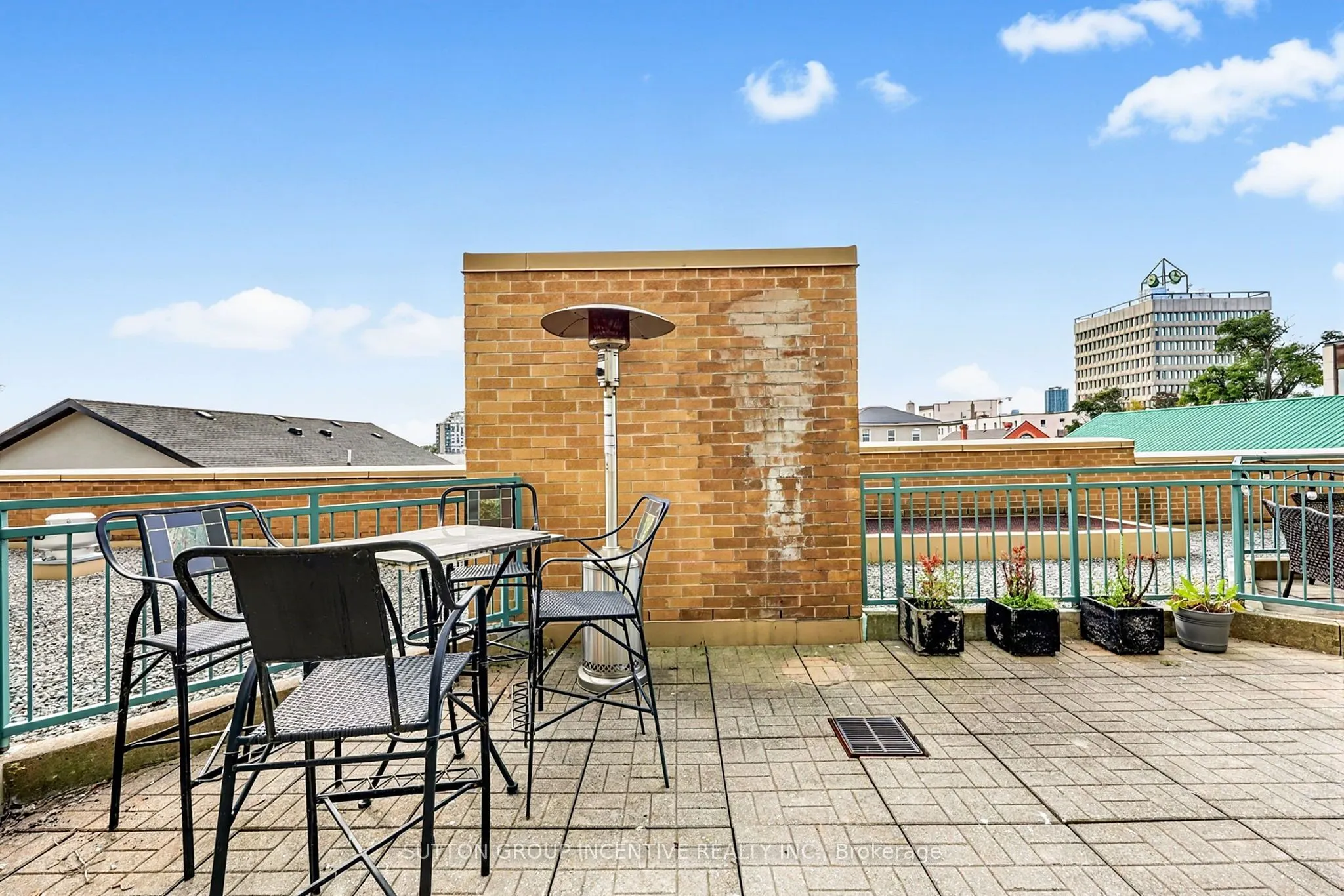140 Dunlop Street E #304