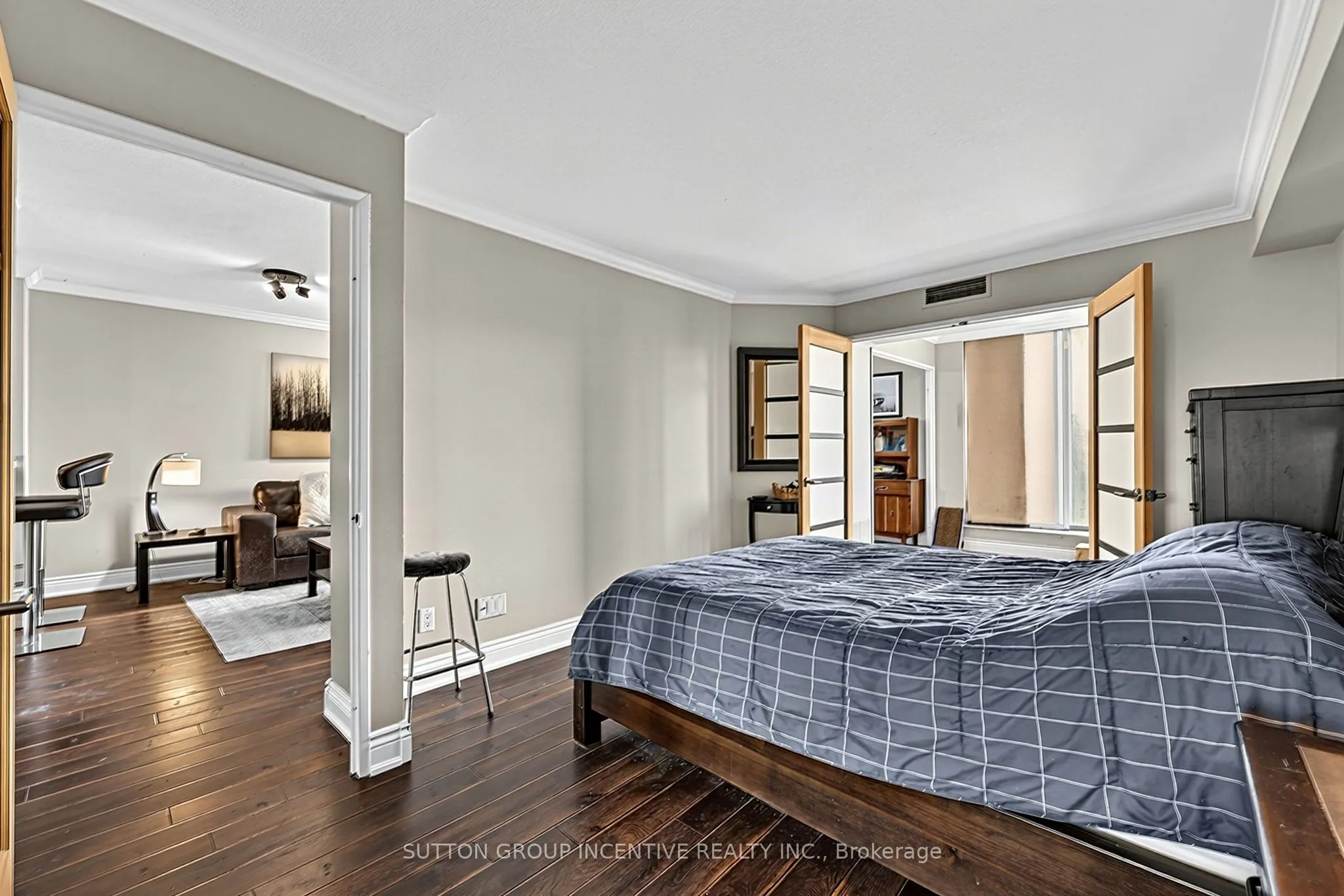 140 Dunlop Street E #304