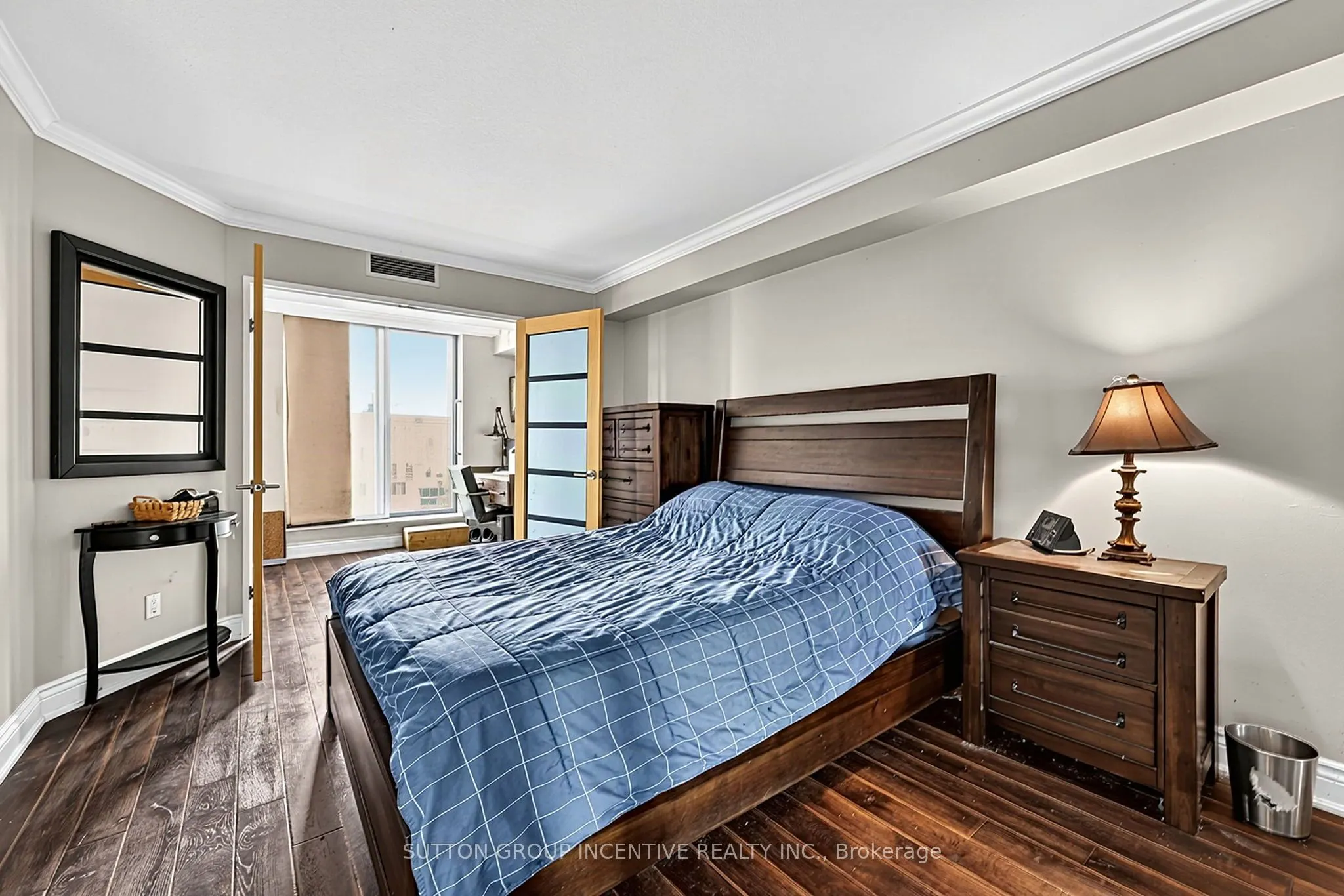 140 Dunlop Street E #304