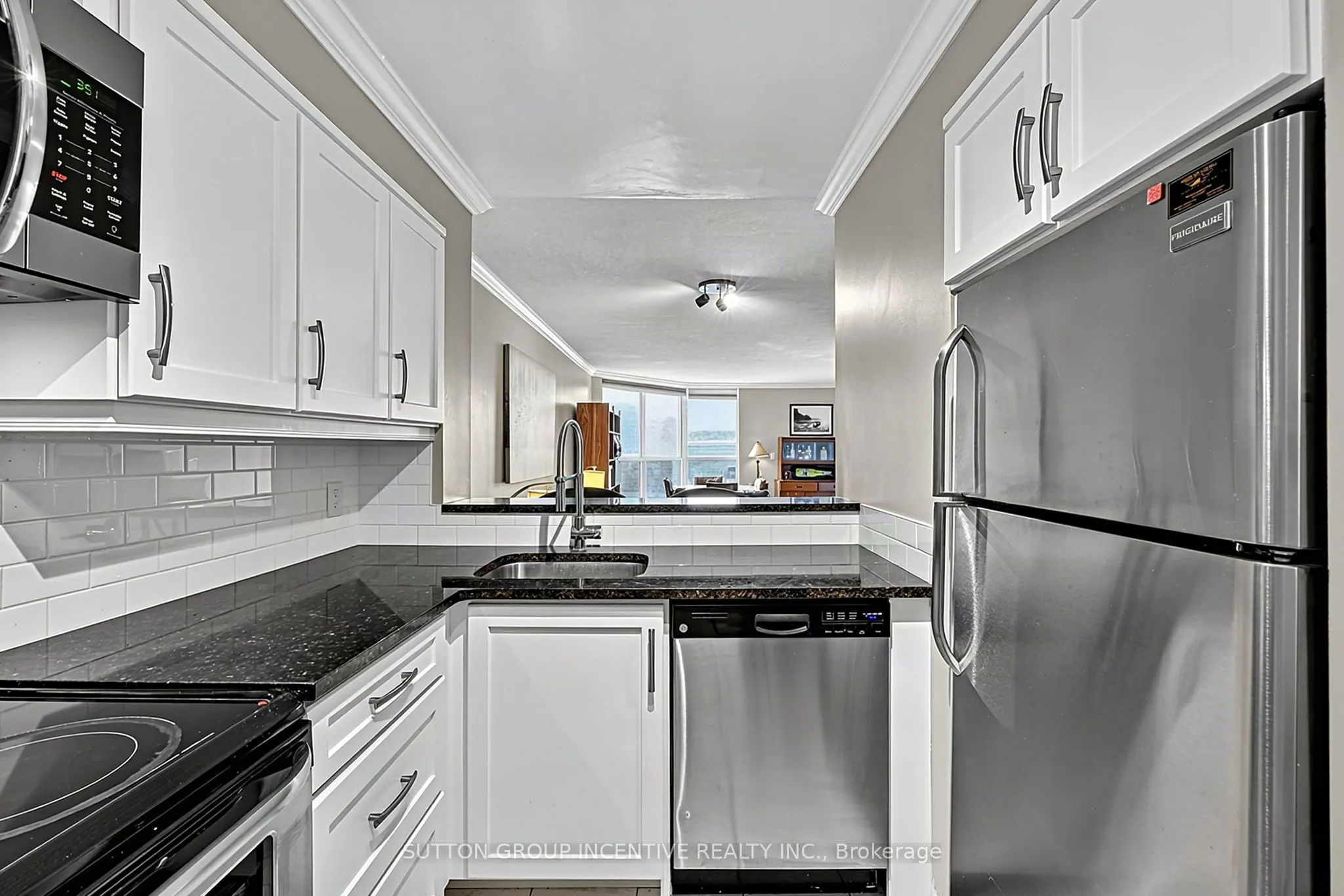140 Dunlop Street E #304