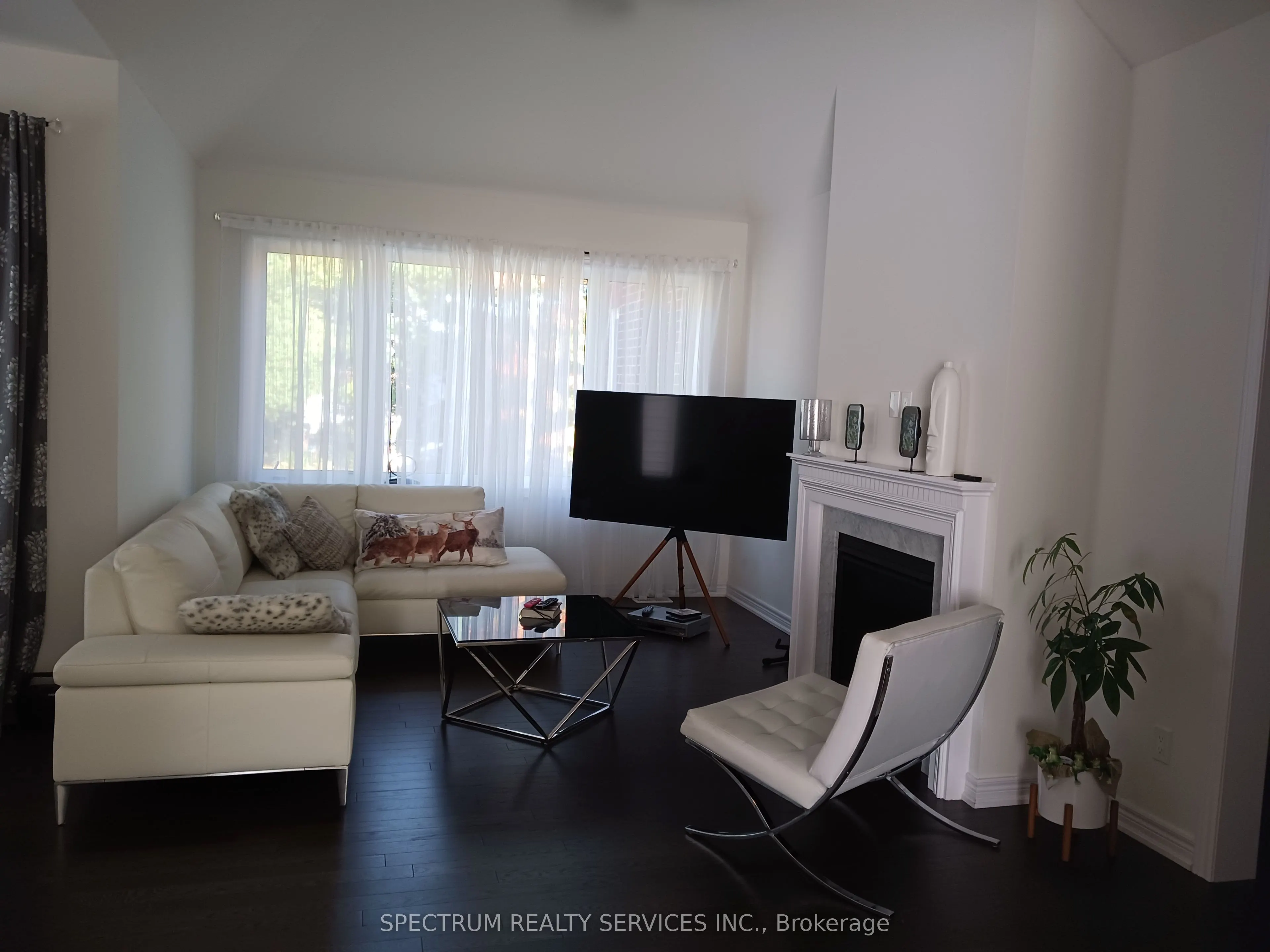 64 Regina Boulevard