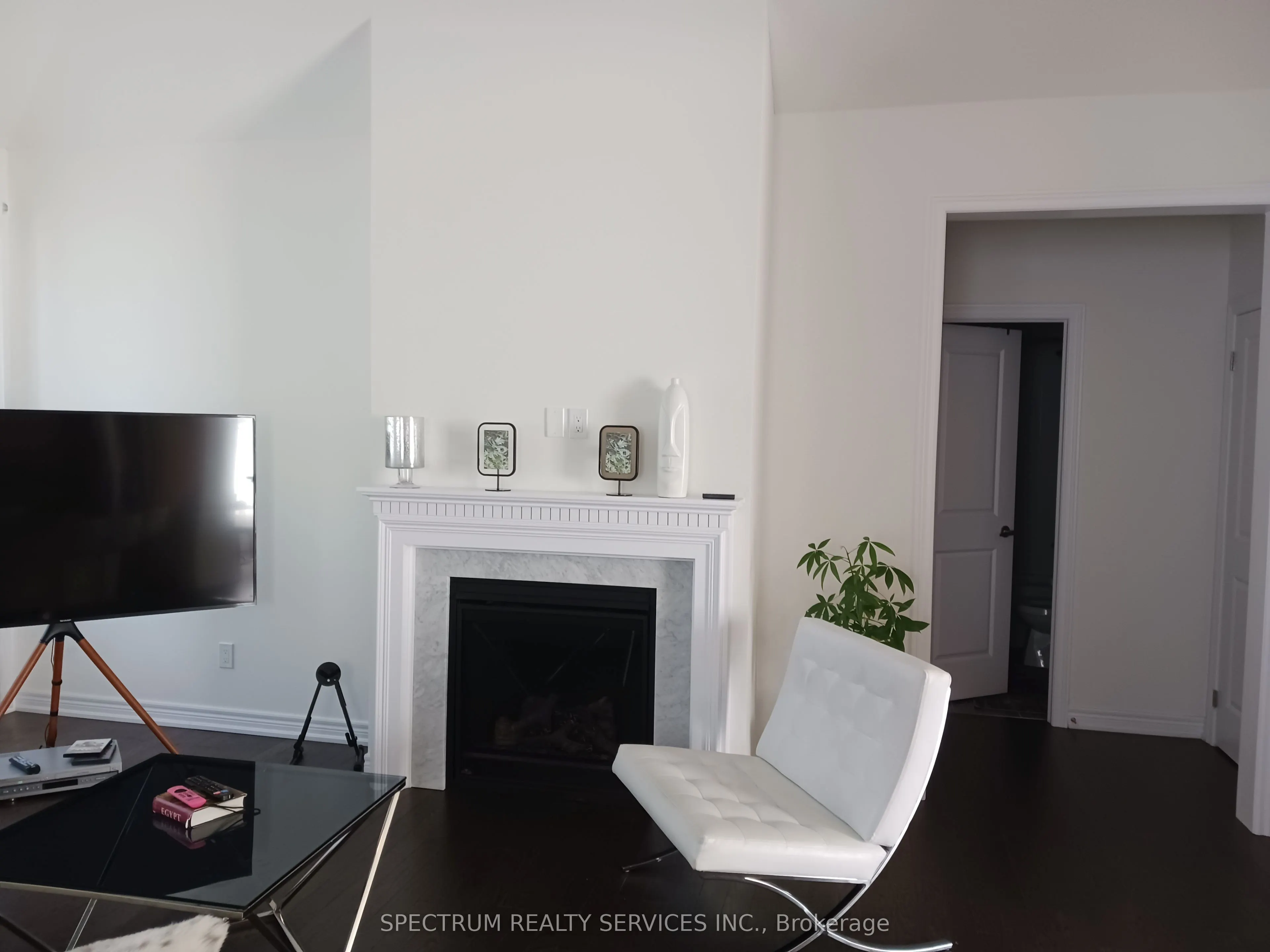 64 Regina Boulevard