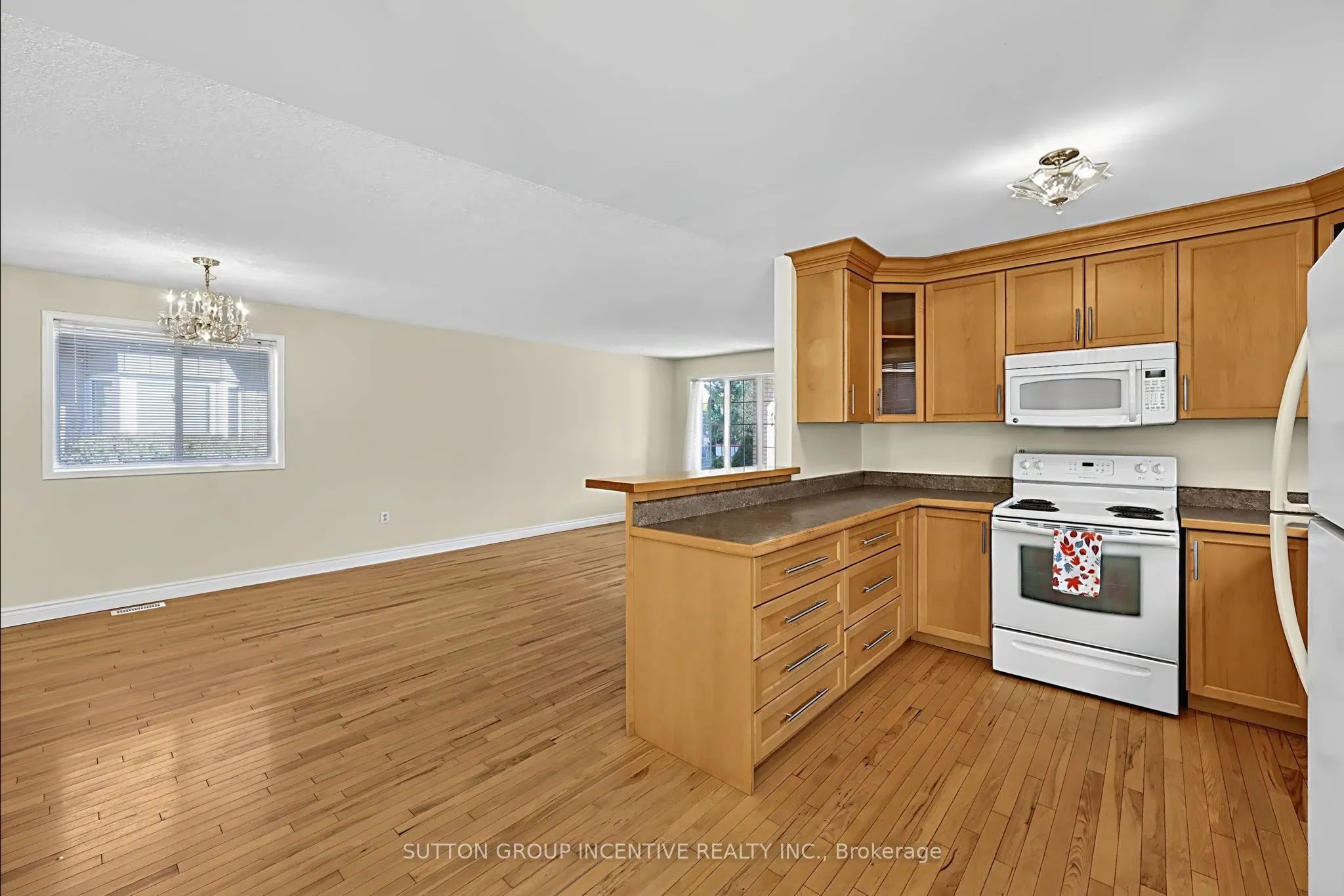 8 Lucas Avenue