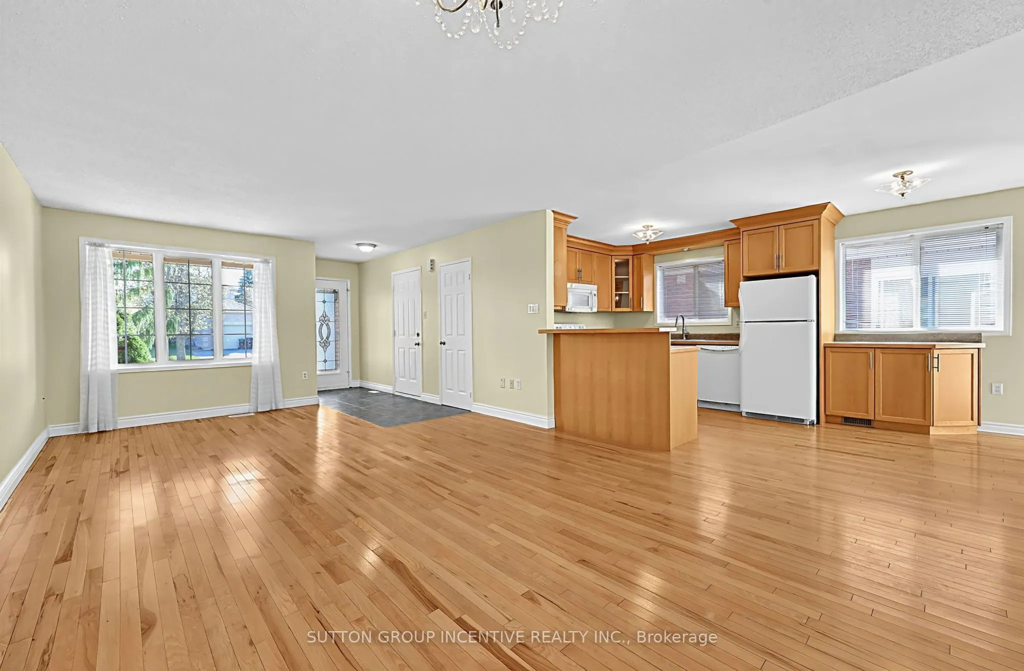 8 Lucas Avenue