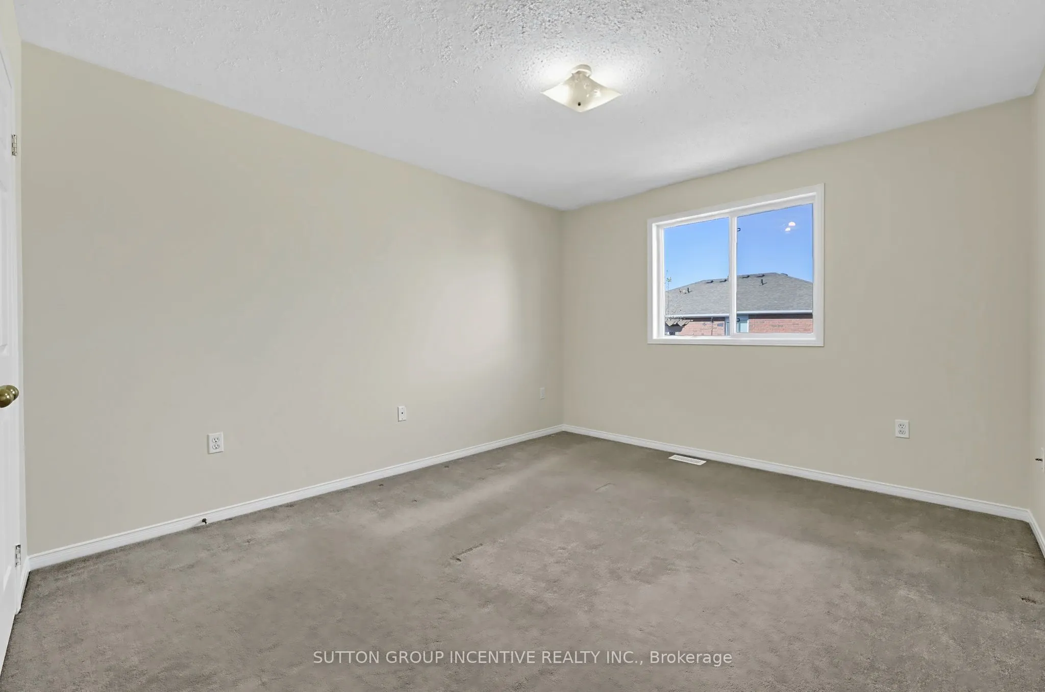 8 Lucas Avenue