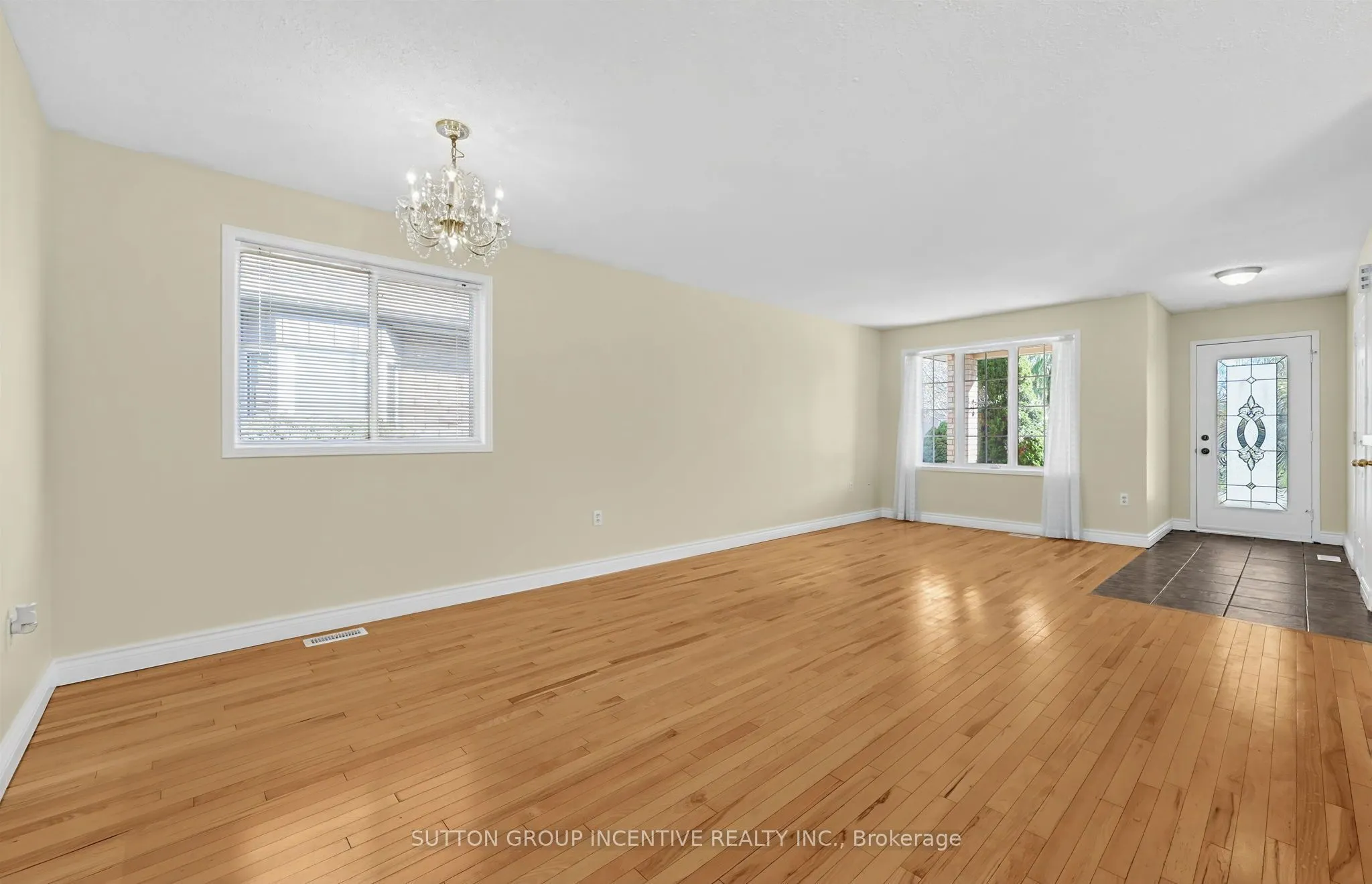 8 Lucas Avenue