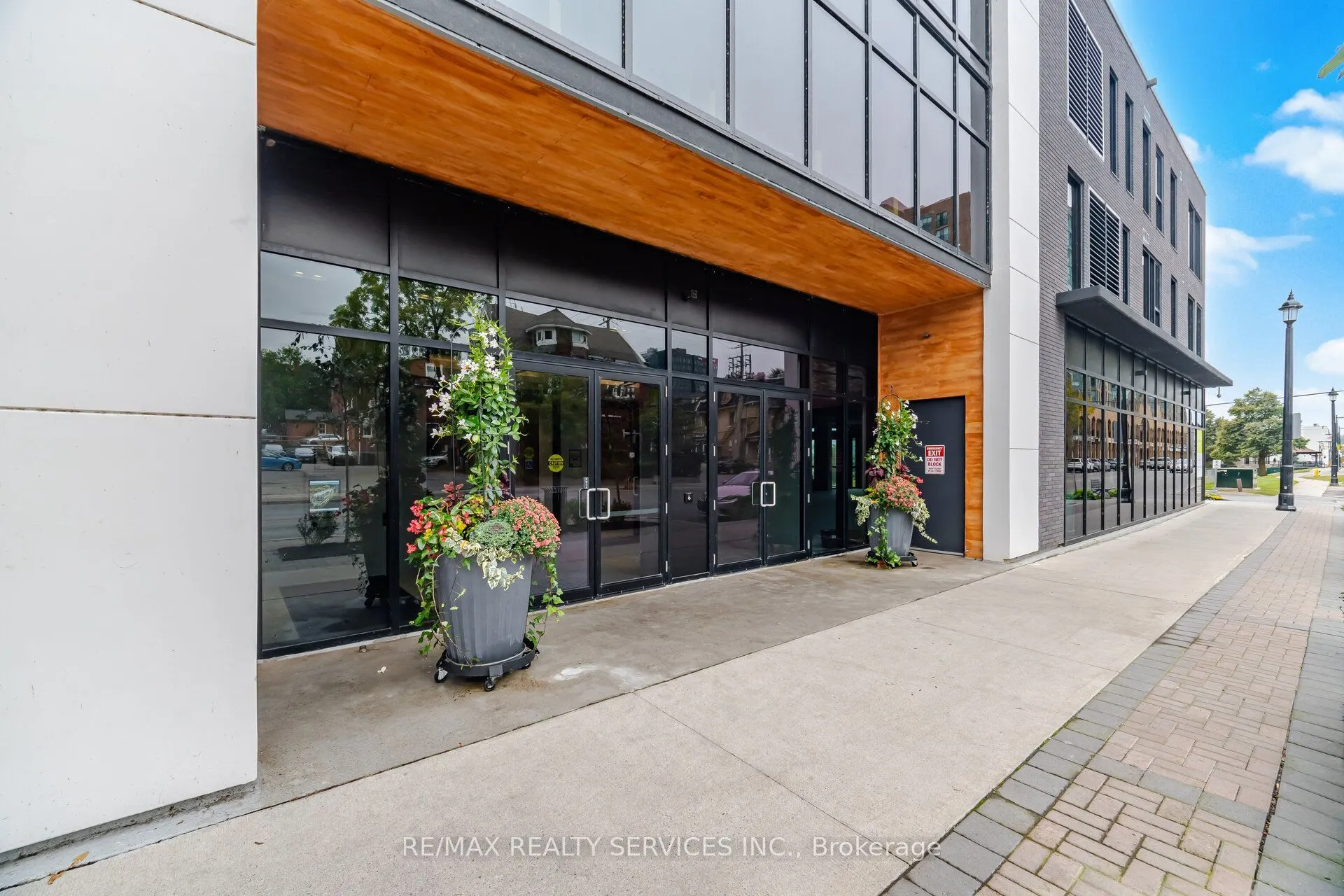 185 Dunlop Street E #620