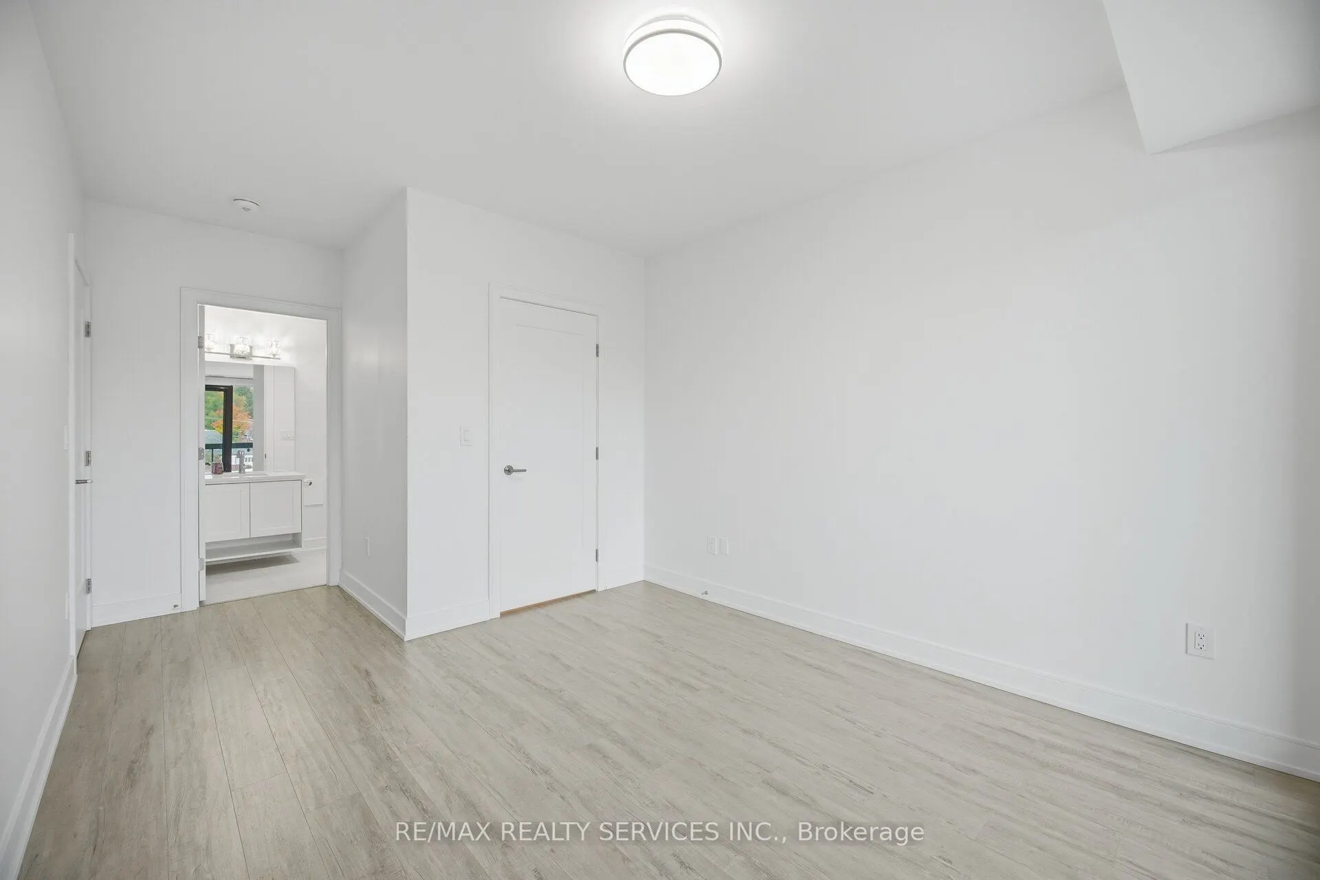 185 Dunlop Street E #620