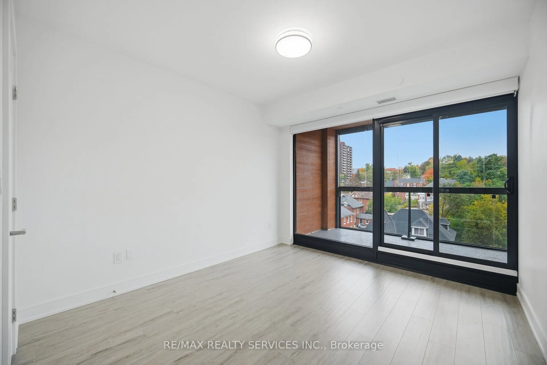 185 Dunlop Street E #620
