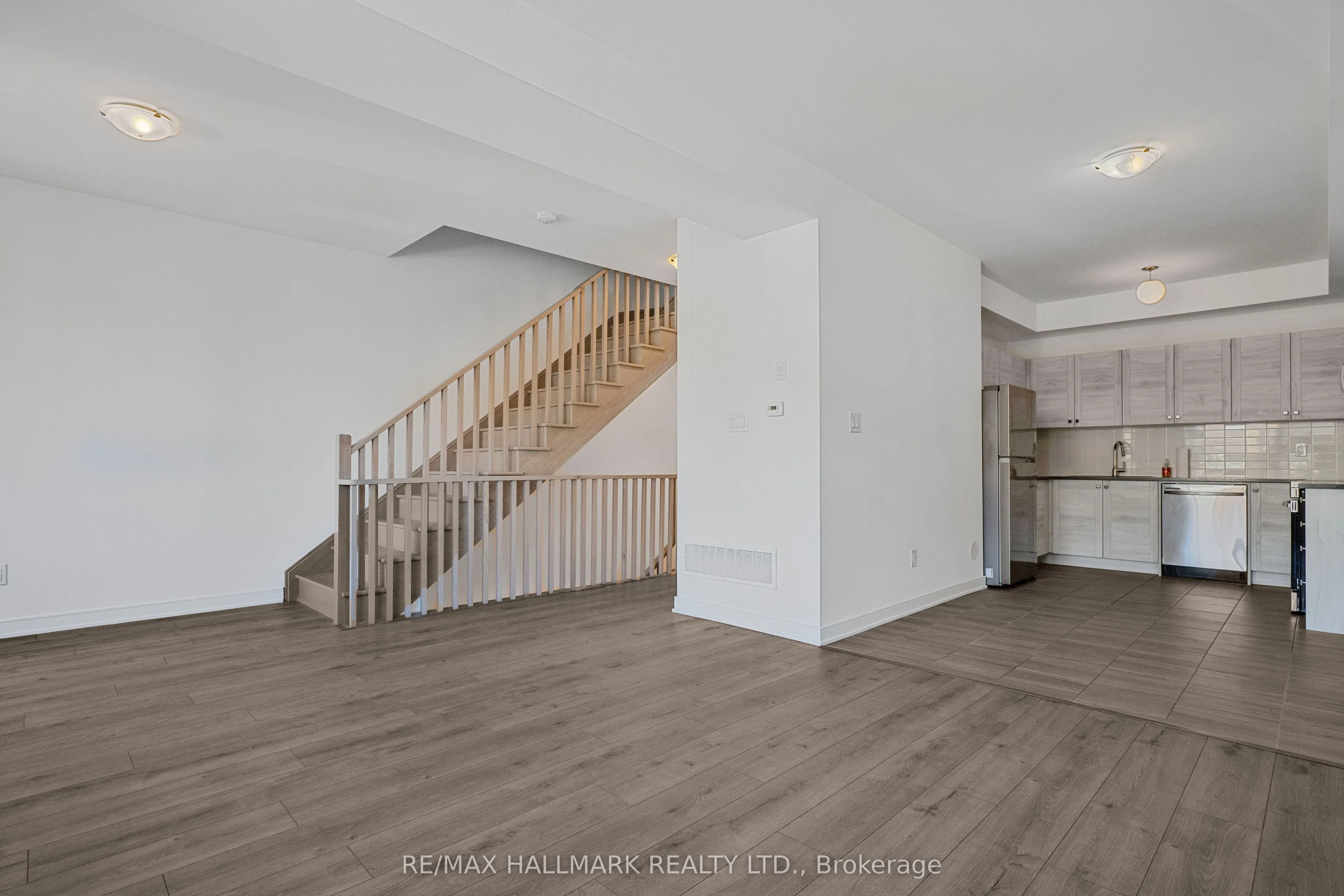 48 Spry Lane