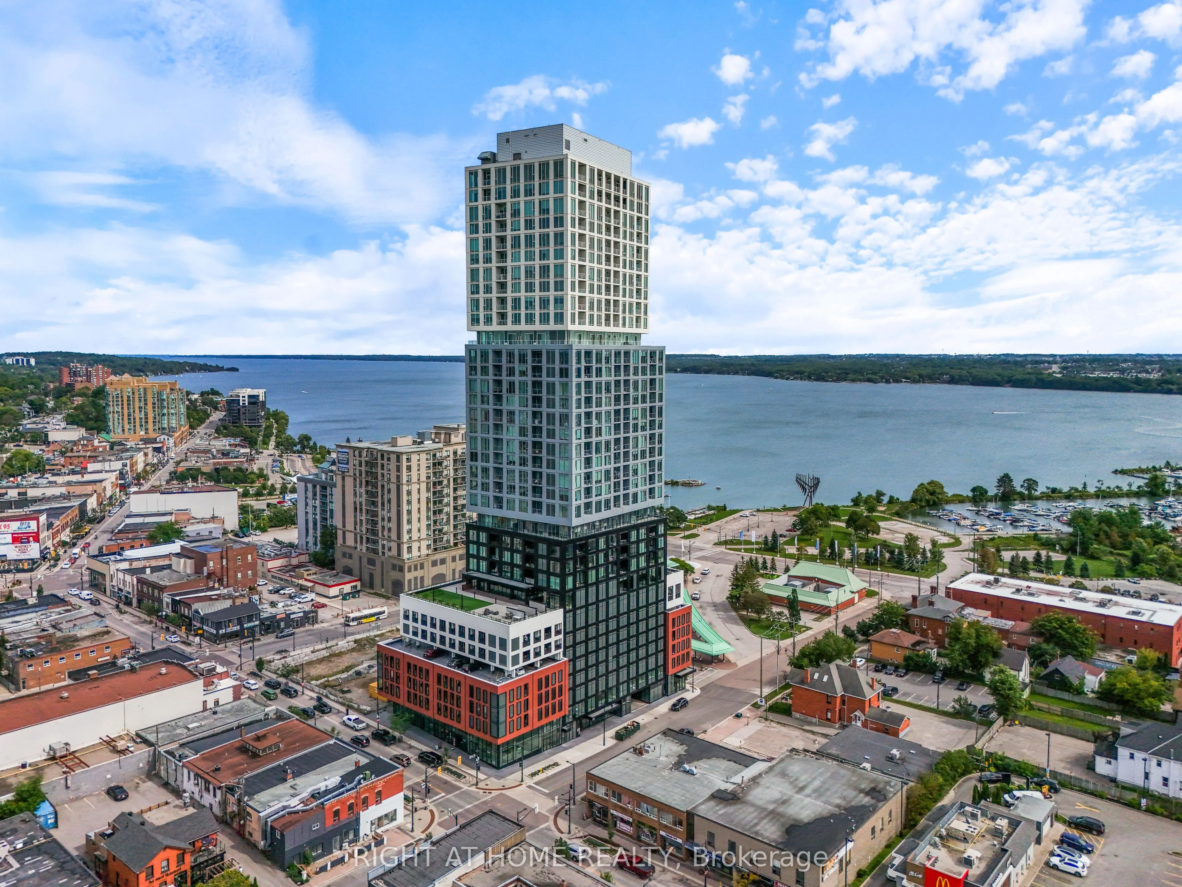39 Mary Street #2407