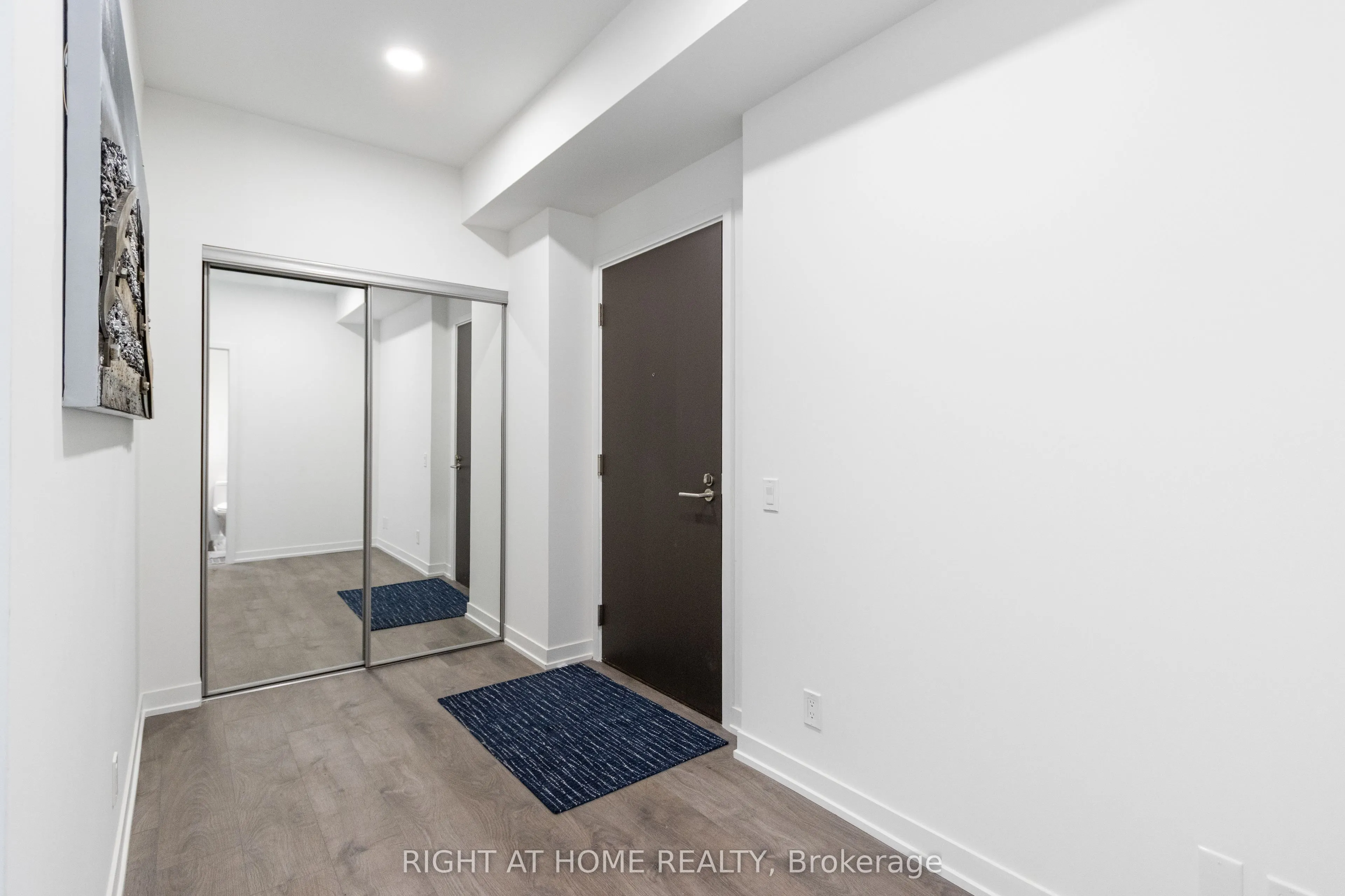 39 Mary Street #2407