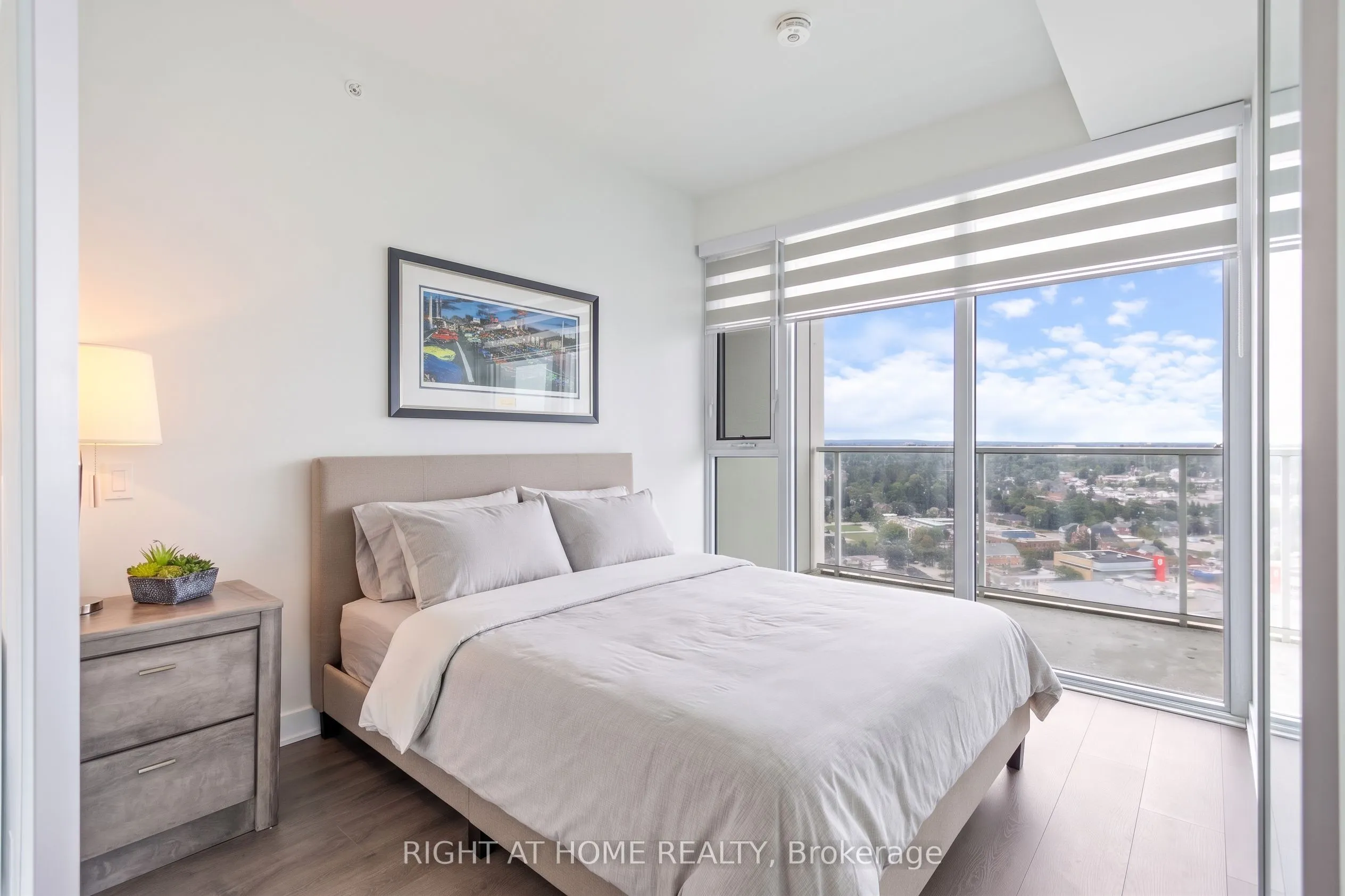 39 Mary Street #2407