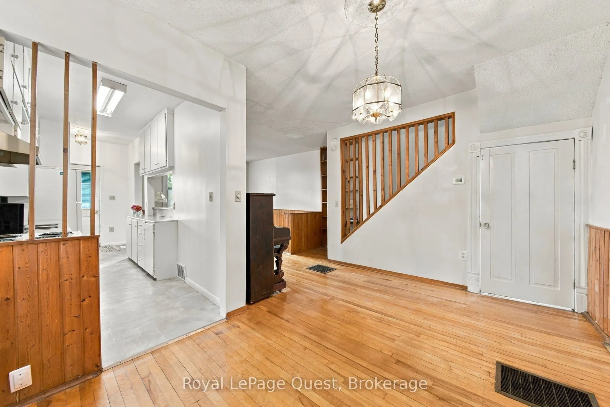 148 Coldwater Road W