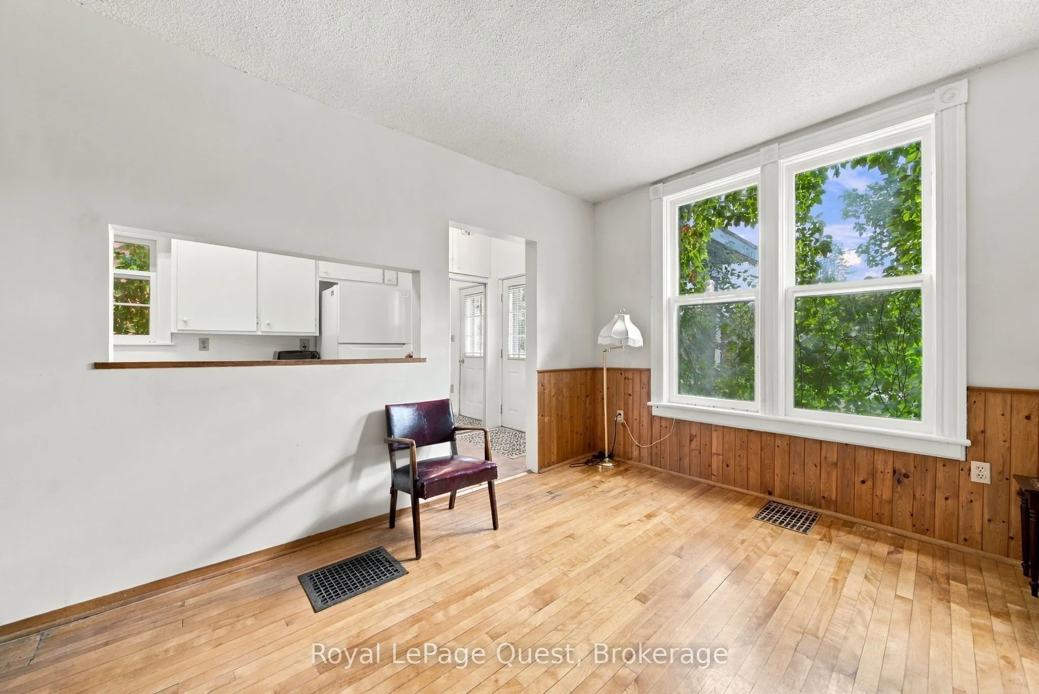 148 Coldwater Road W