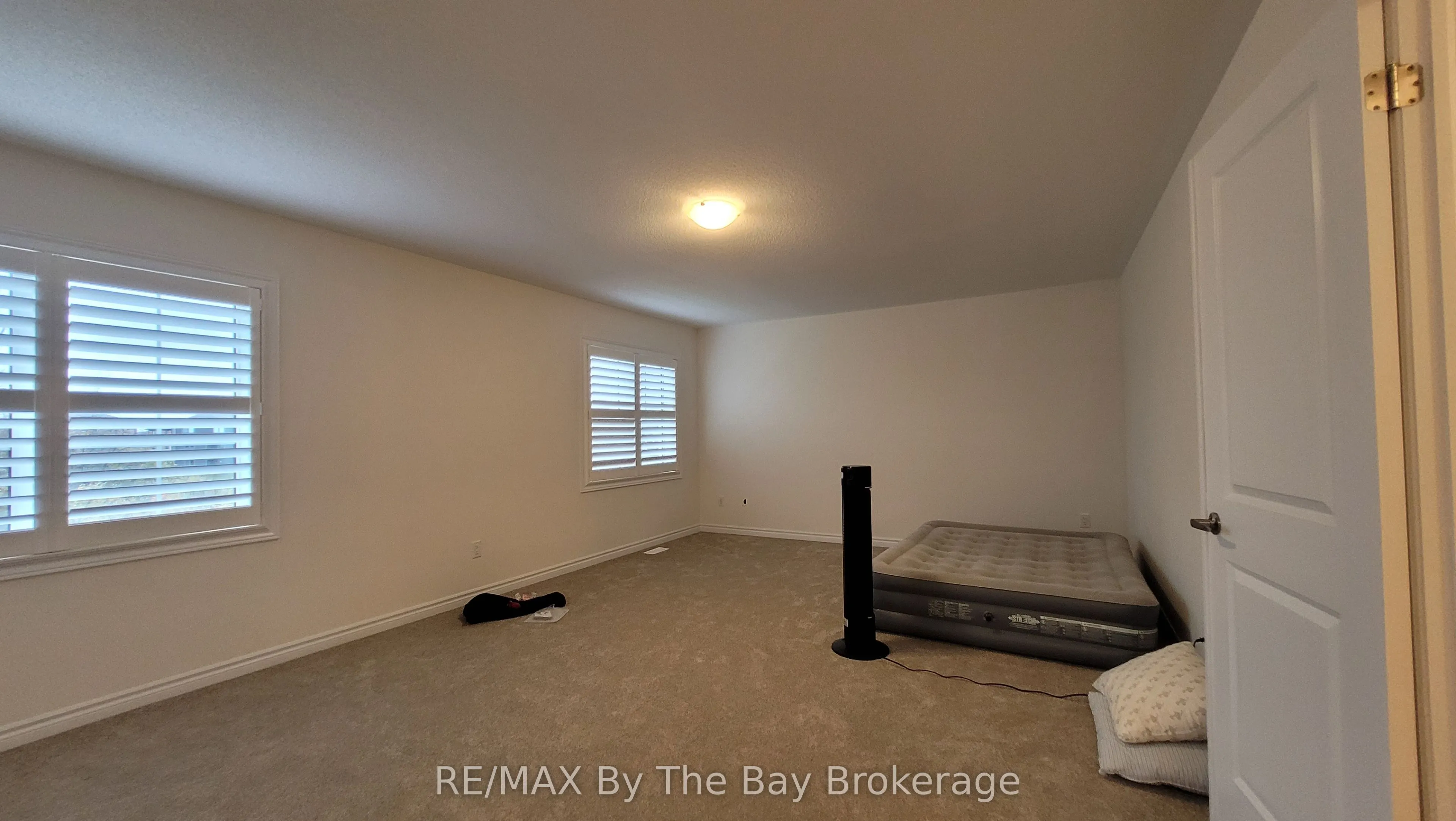 32 Rosanne Circle