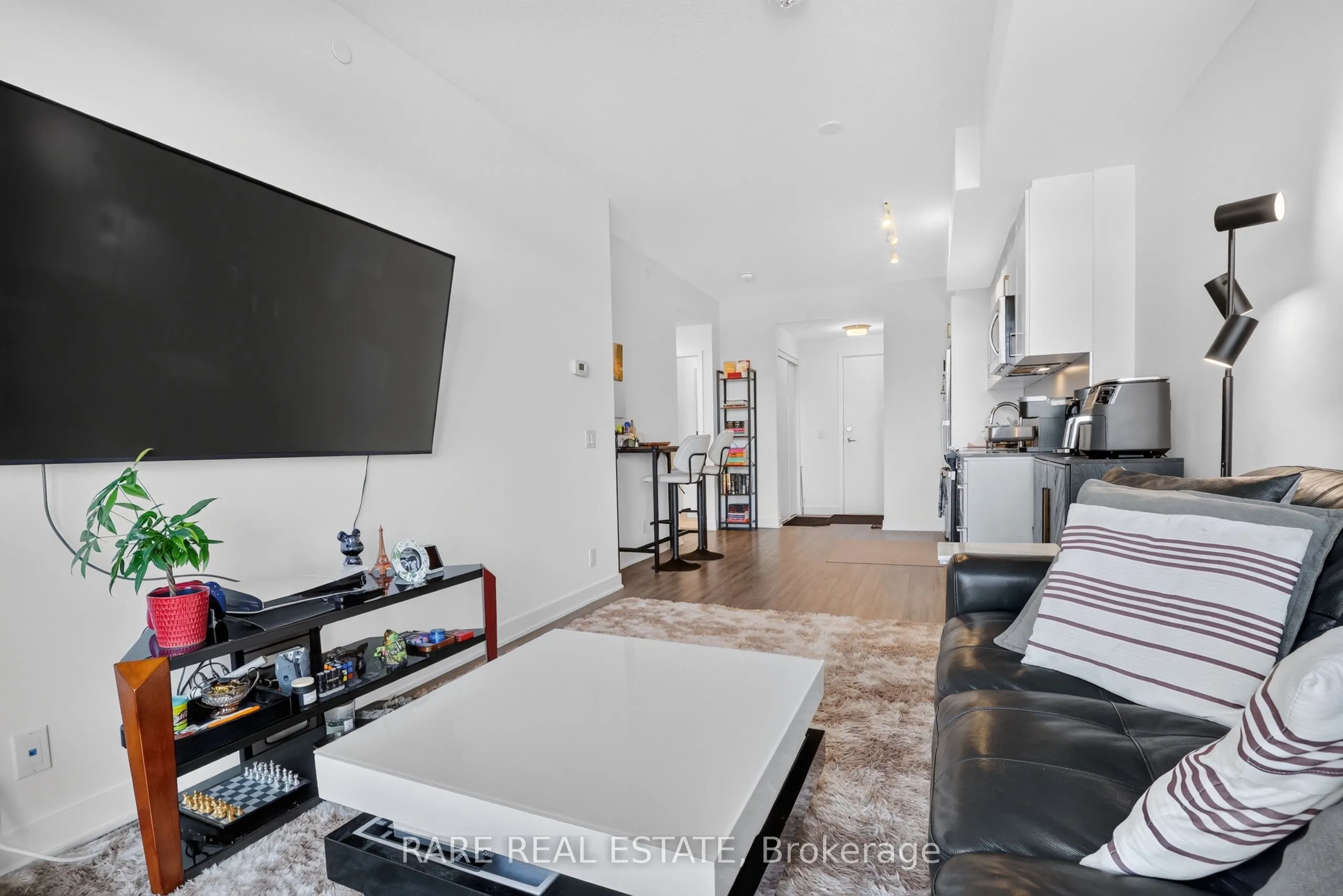681 Yonge Street #327