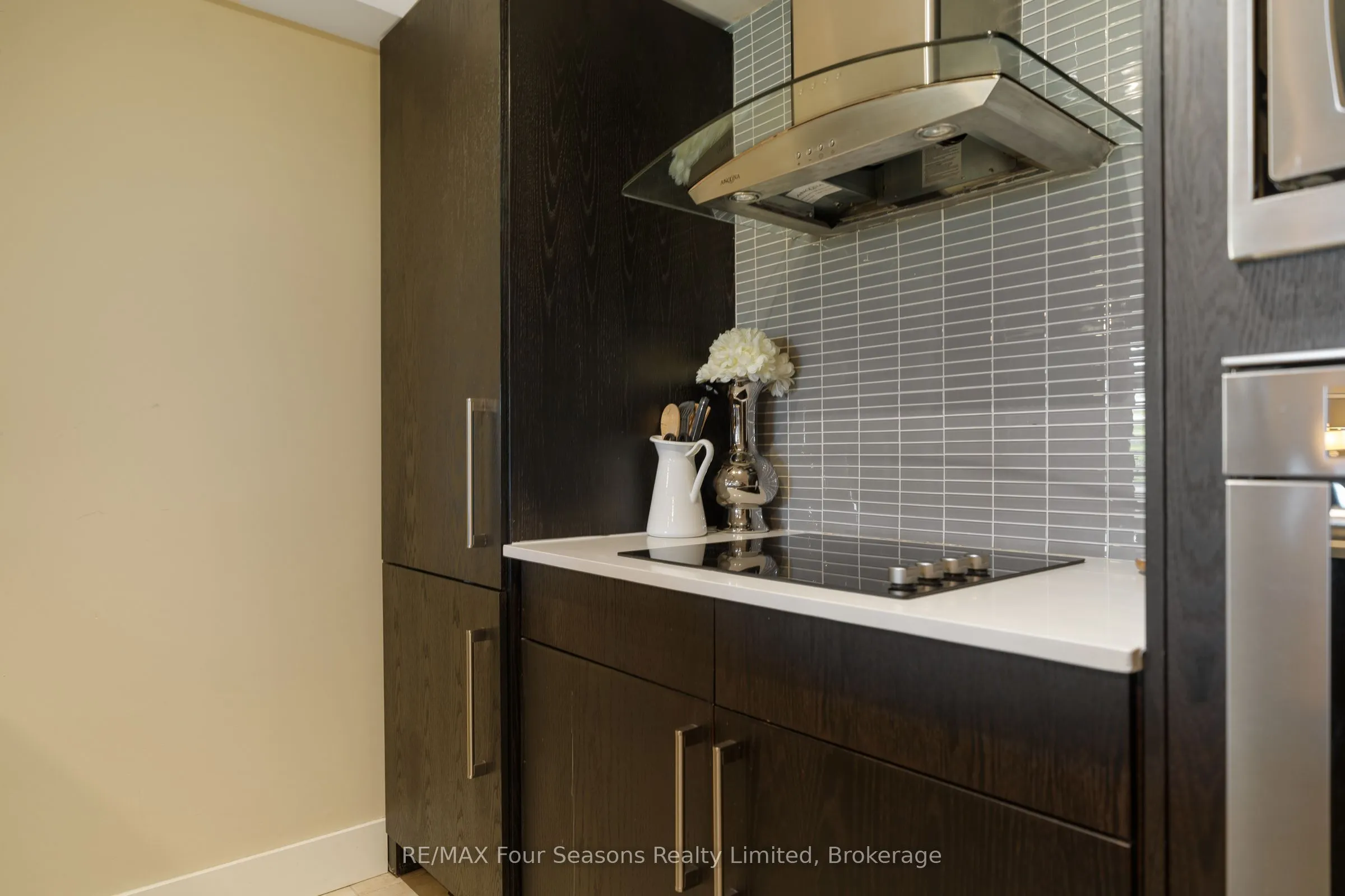 9 Harbour Street E #3109-3111