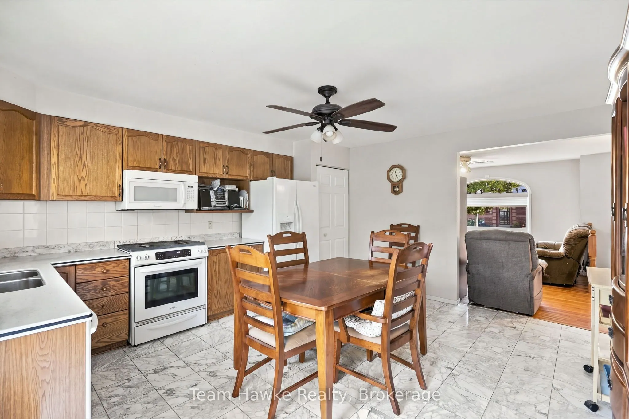 464 West Street W