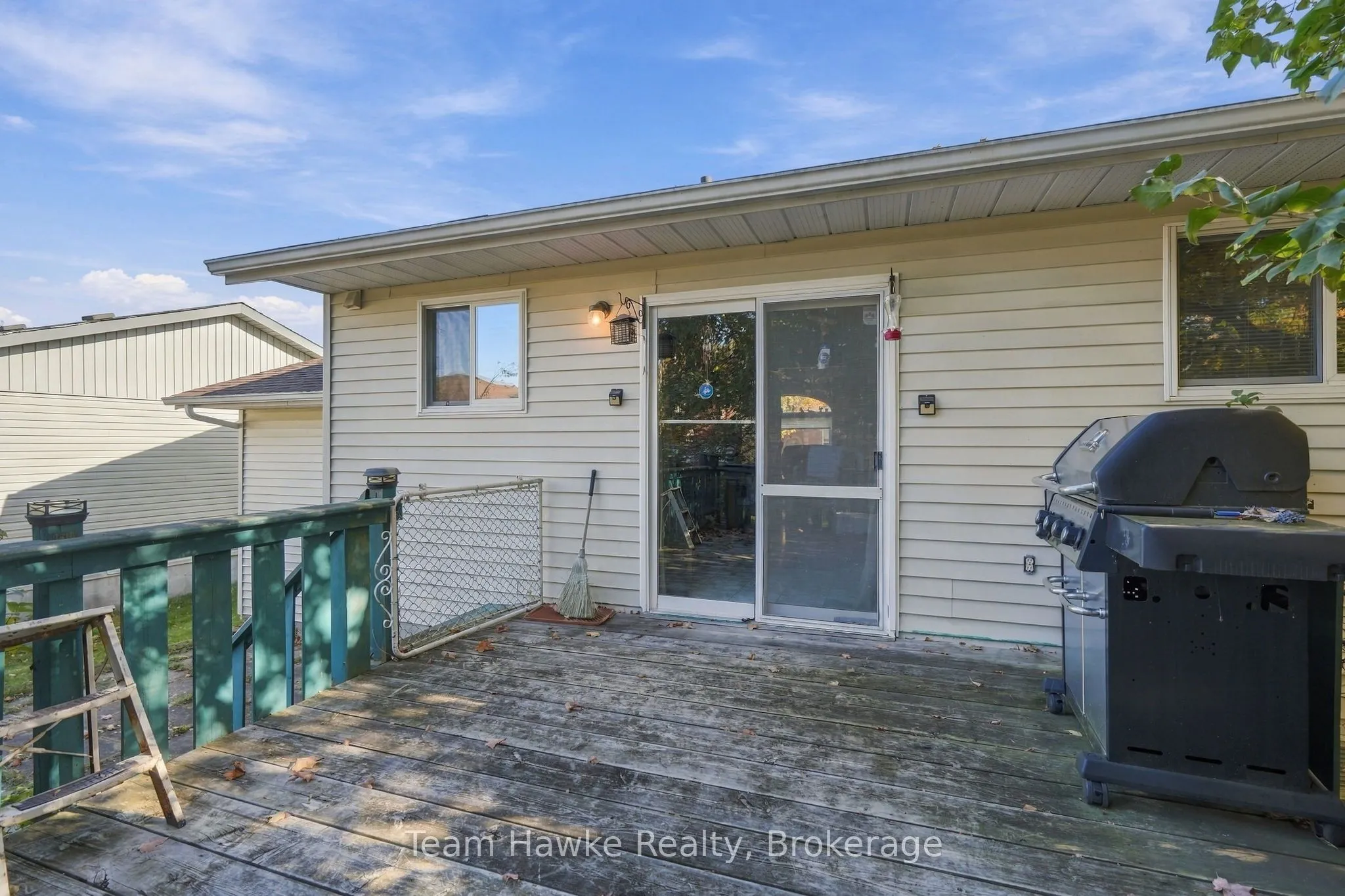 464 West Street W