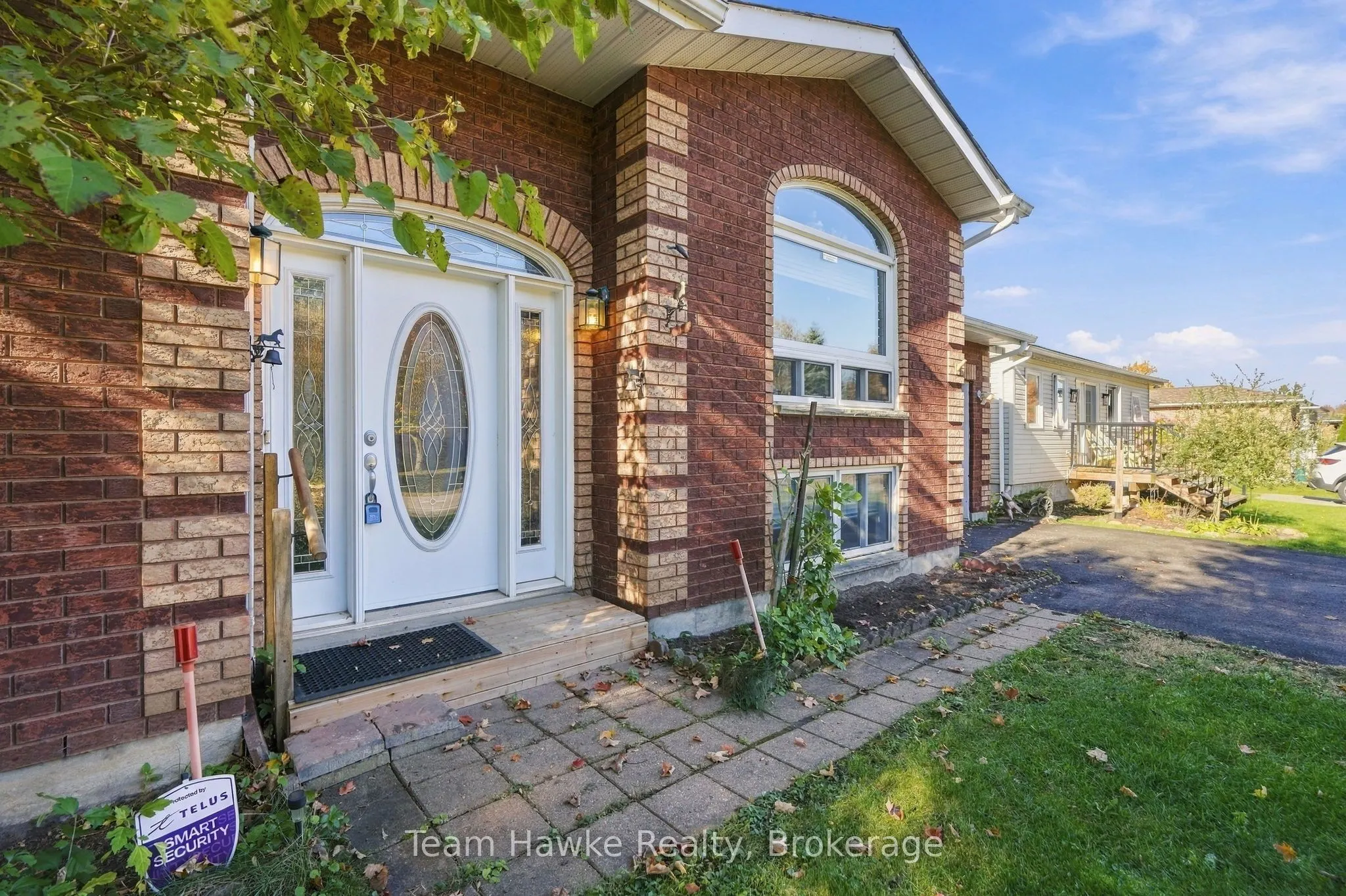 464 West Street W