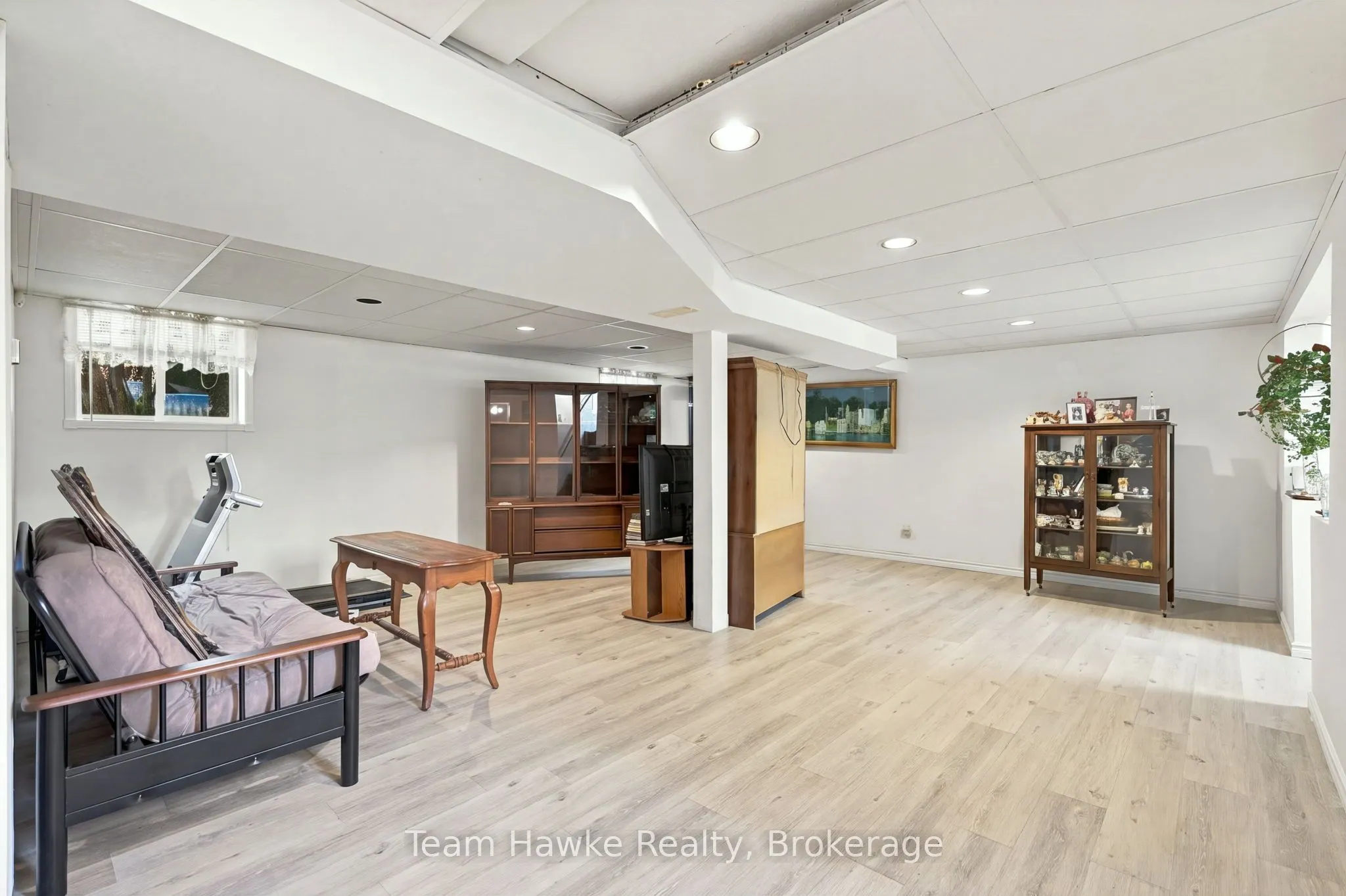 464 West Street W