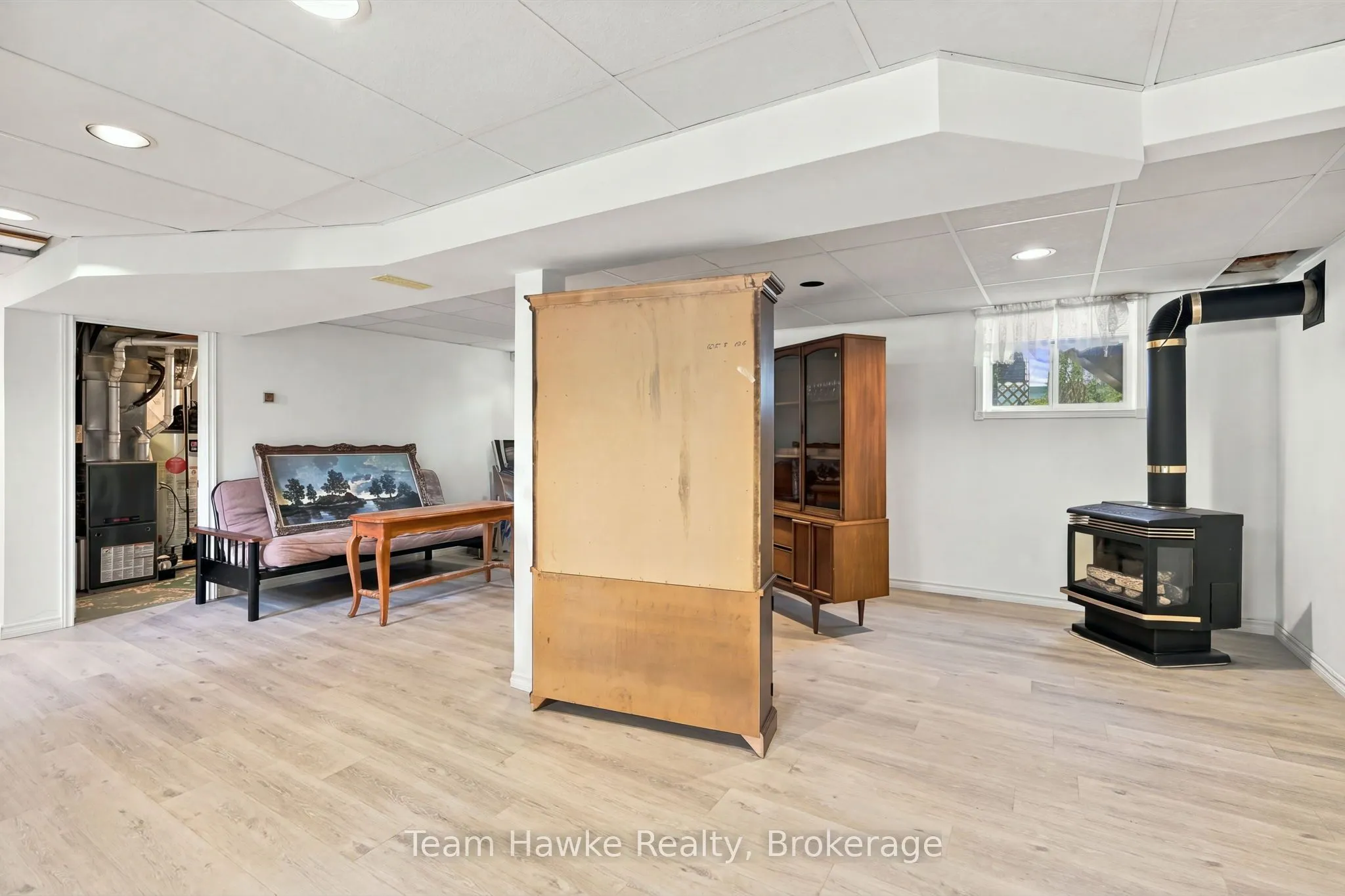 464 West Street W