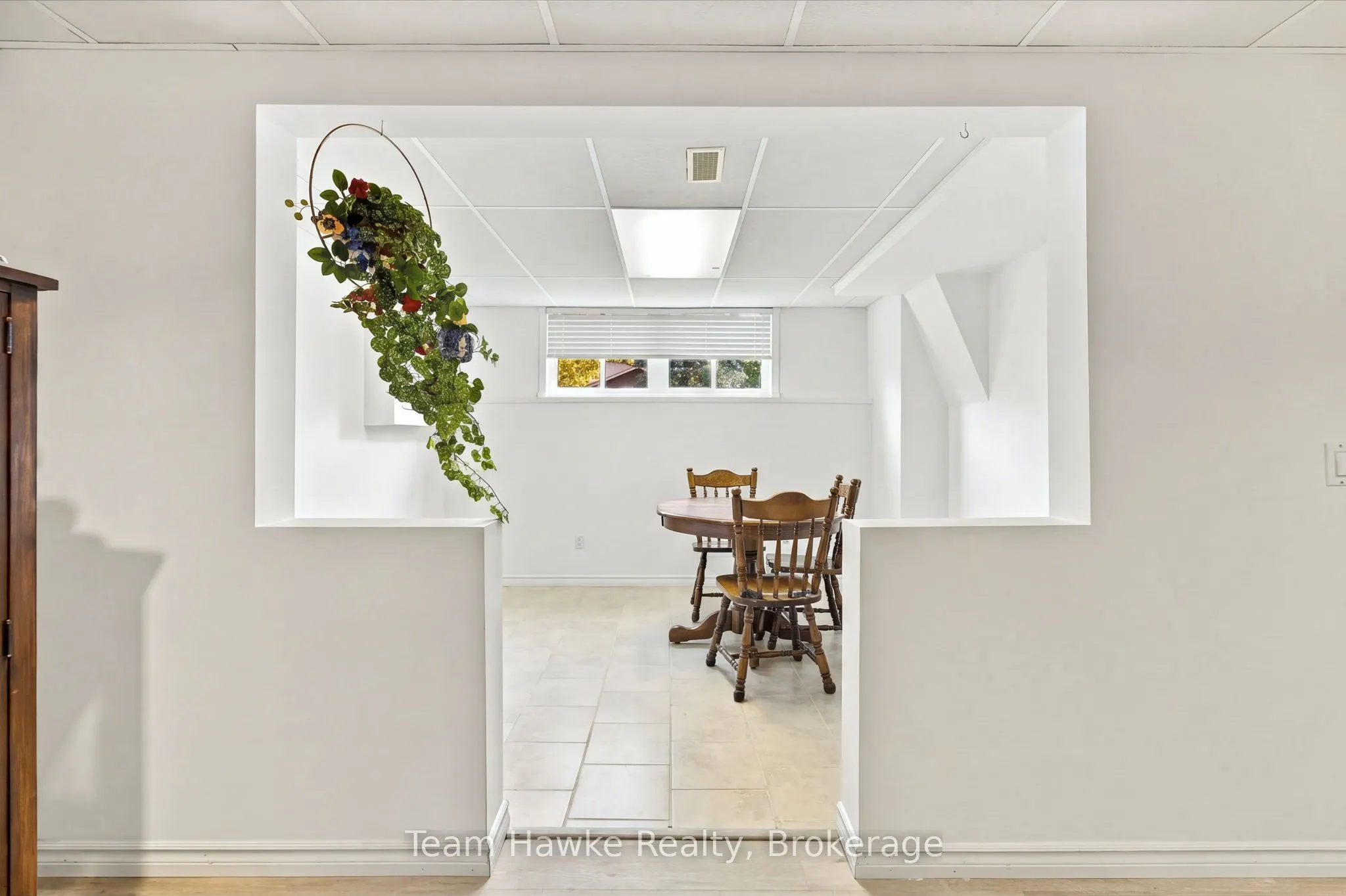 464 West Street W