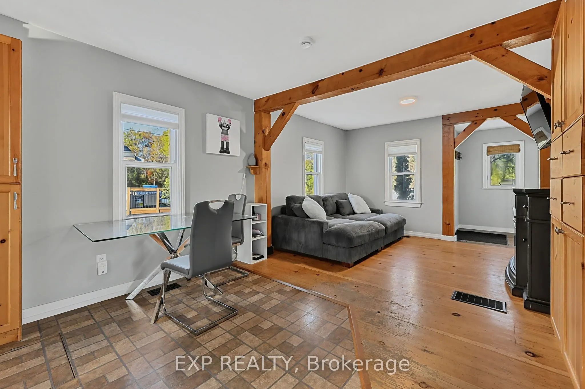 323 BELL Street