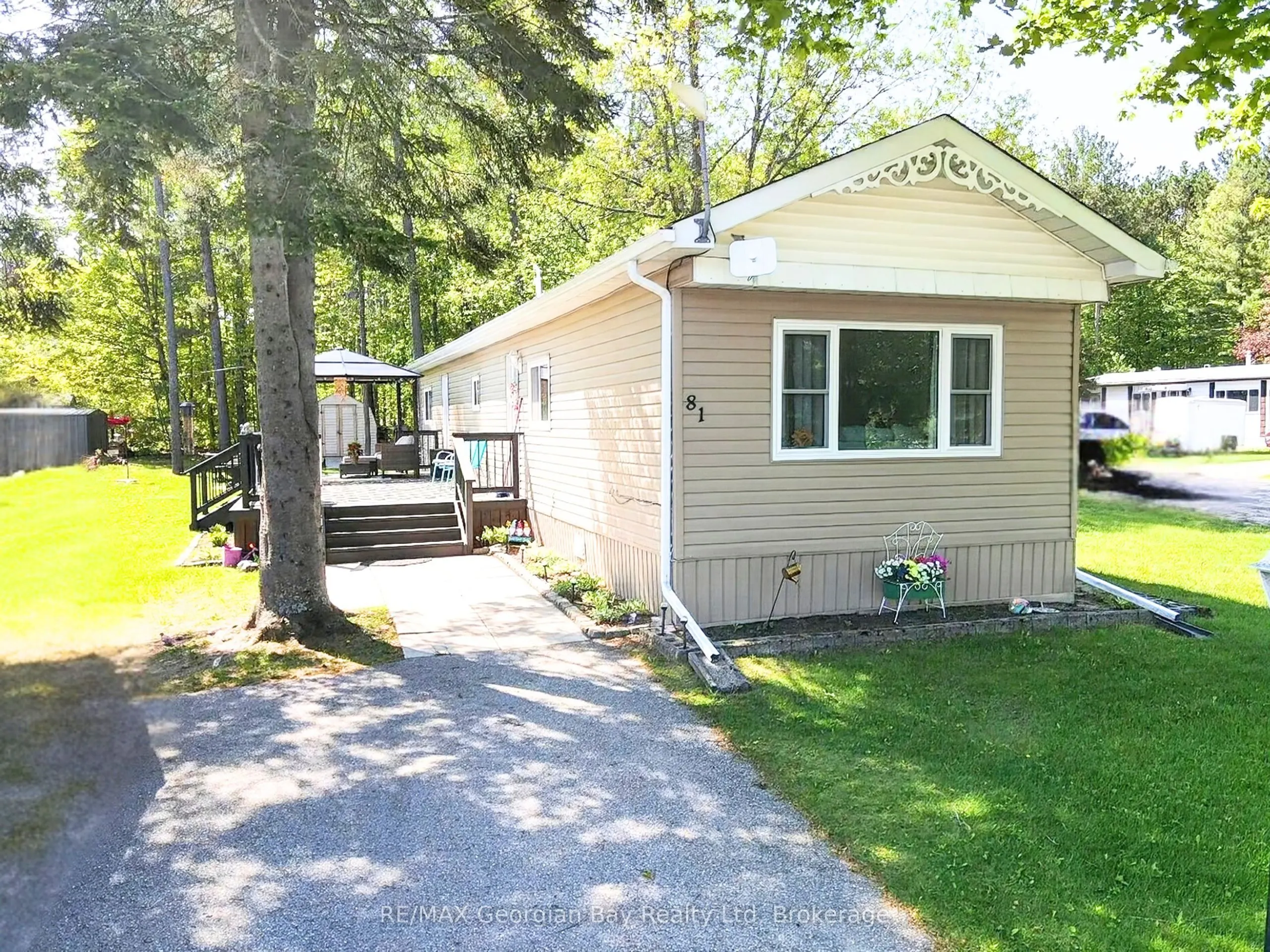 5263 Elliott Side Road #81