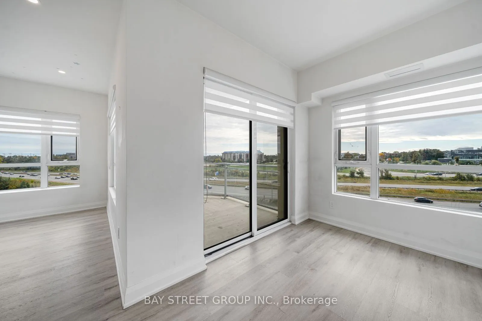 58 Lakeside Terrace #1011