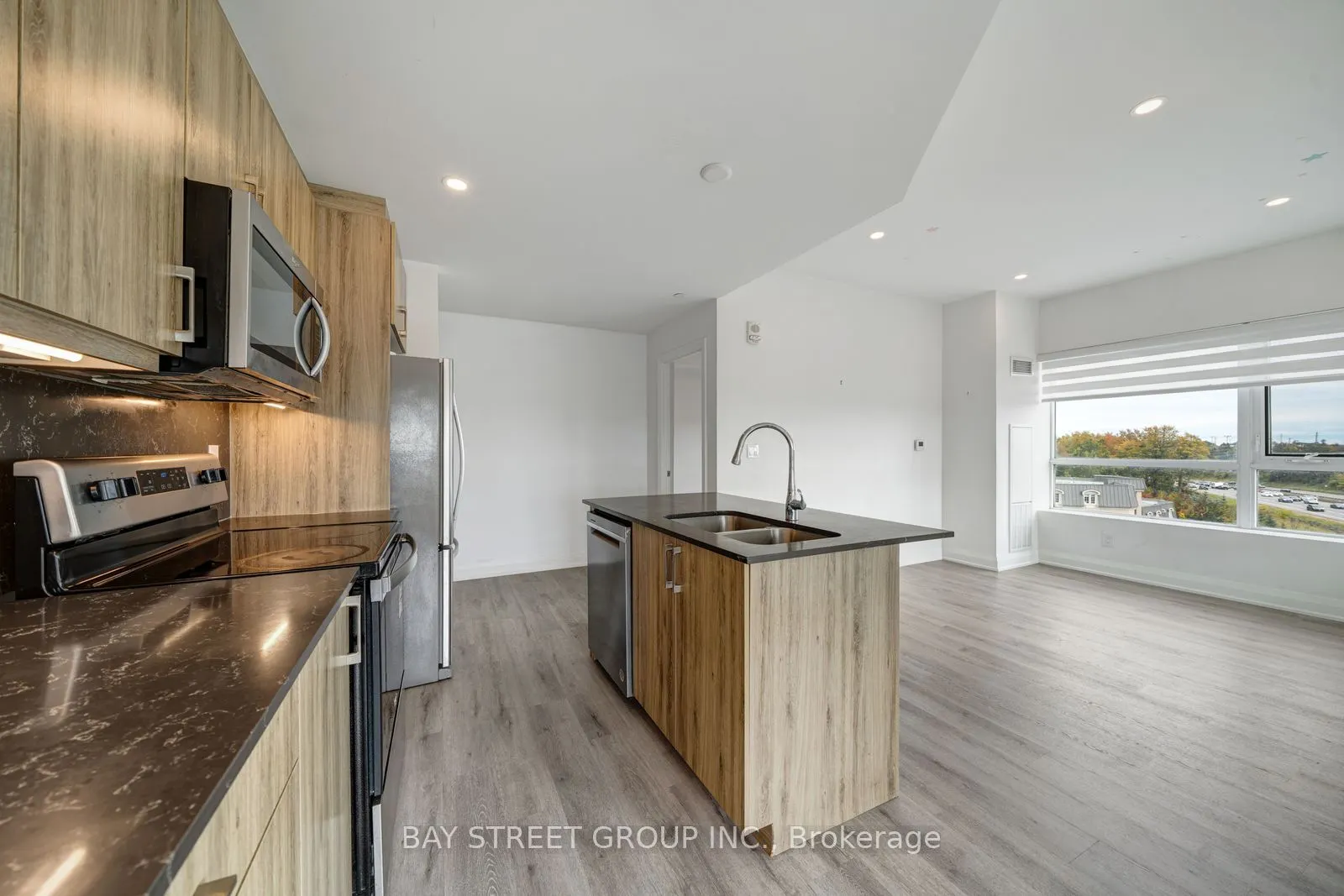 58 Lakeside Terrace #1011