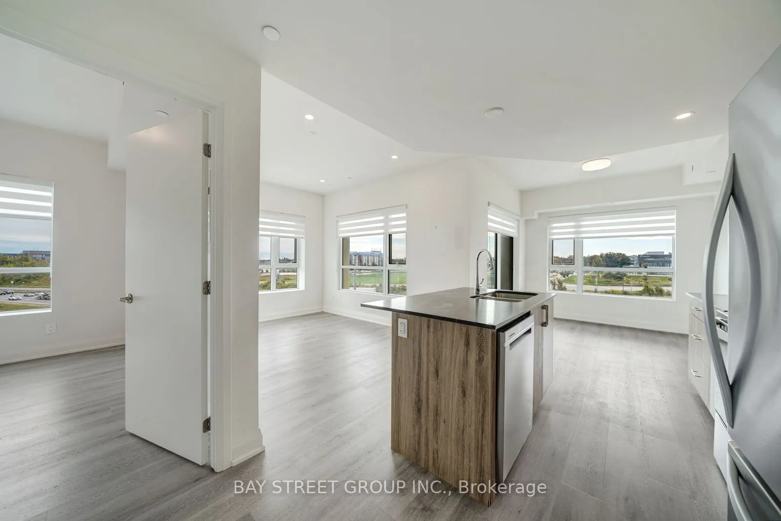 58 Lakeside Terrace #1011
