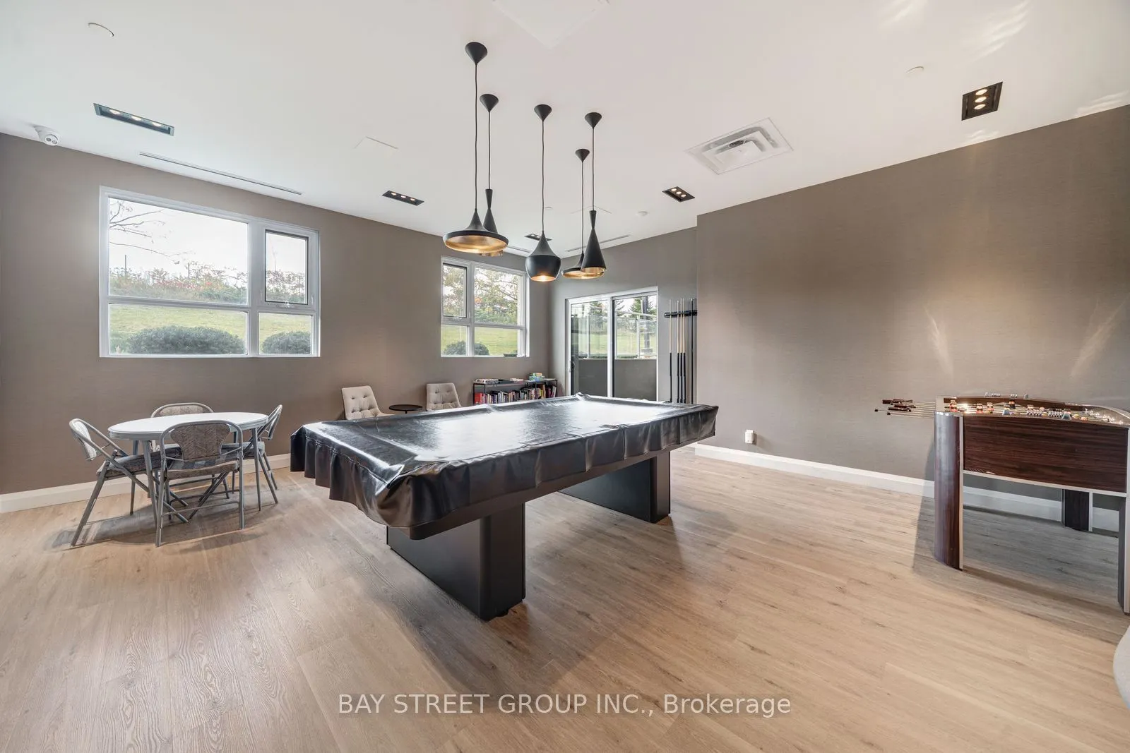 58 Lakeside Terrace #1011