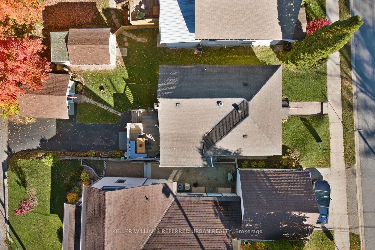 558 Elizabeth Street