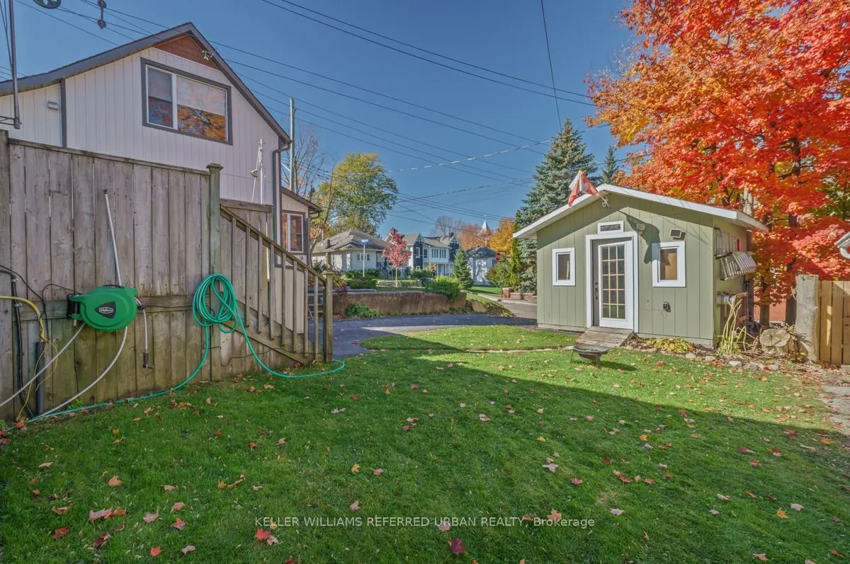 558 Elizabeth Street