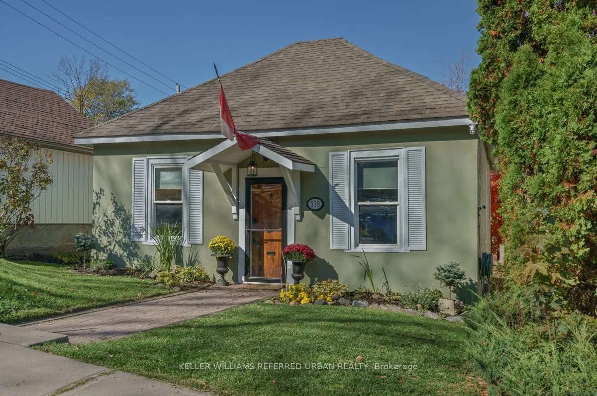 558 Elizabeth Street