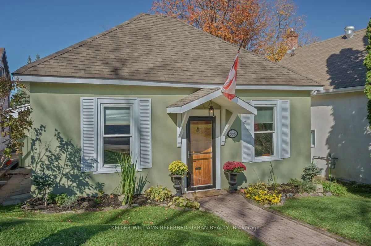 558 Elizabeth Street