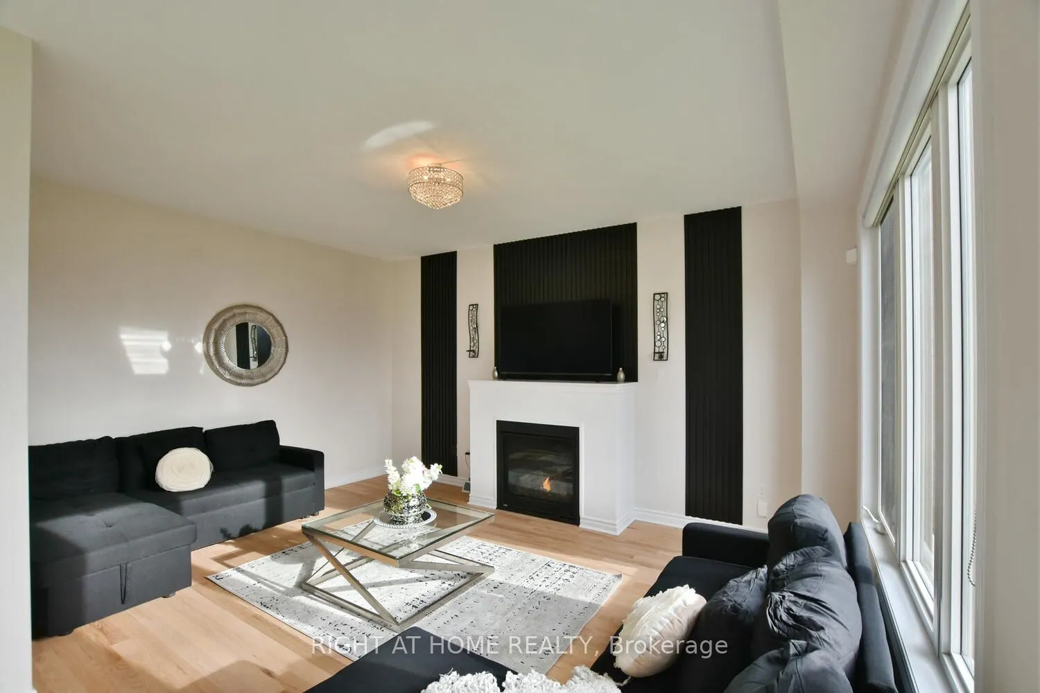 94 KIRBY Avenue