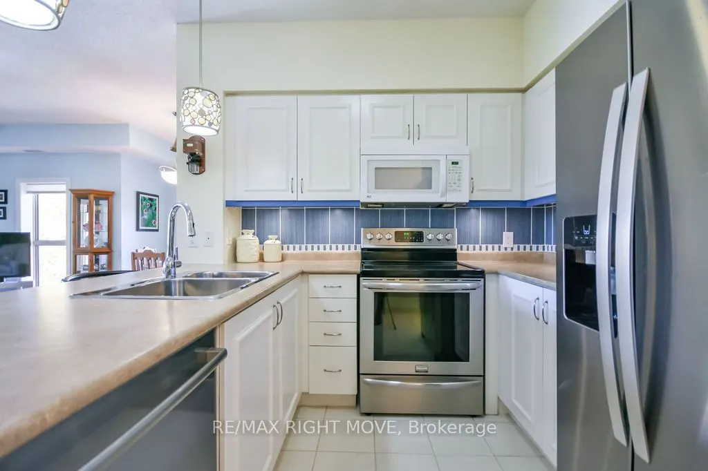 9 Westmount Drive S #Unit 302