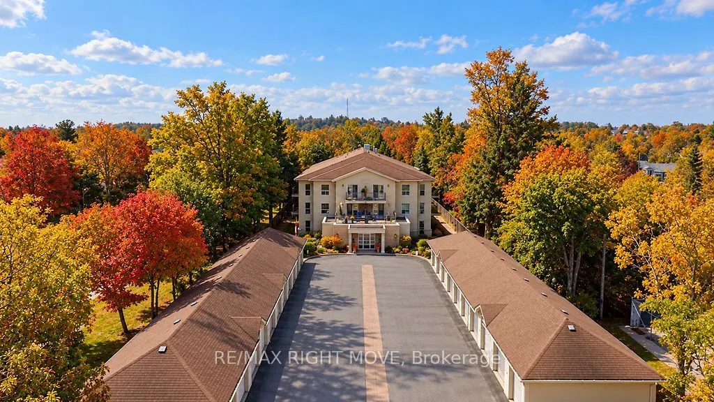 9 Westmount Drive S #Unit 302