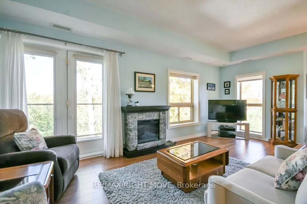9 Westmount Drive S #Unit 302