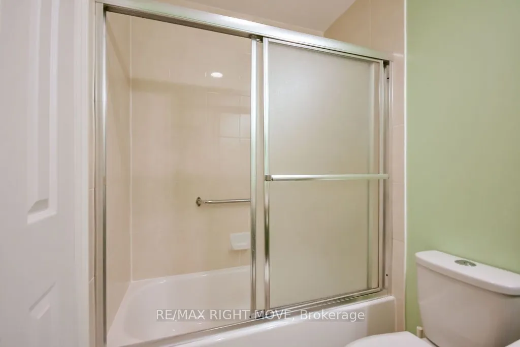 9 Westmount Drive S #Unit 302