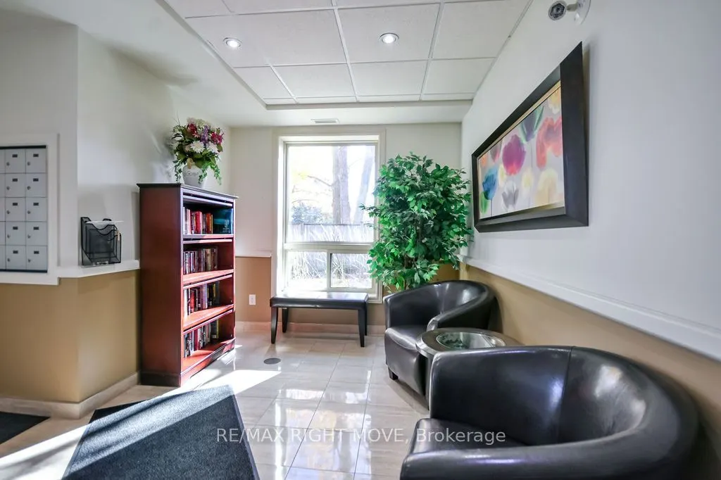 9 Westmount Drive S #Unit 302