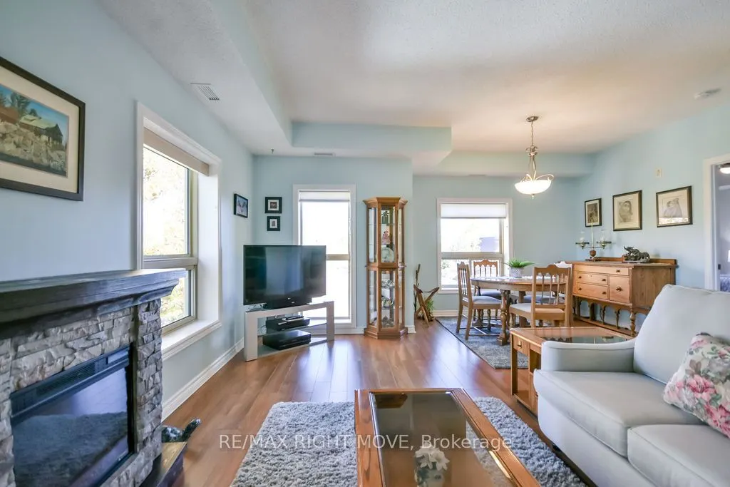 9 Westmount Drive S #Unit 302