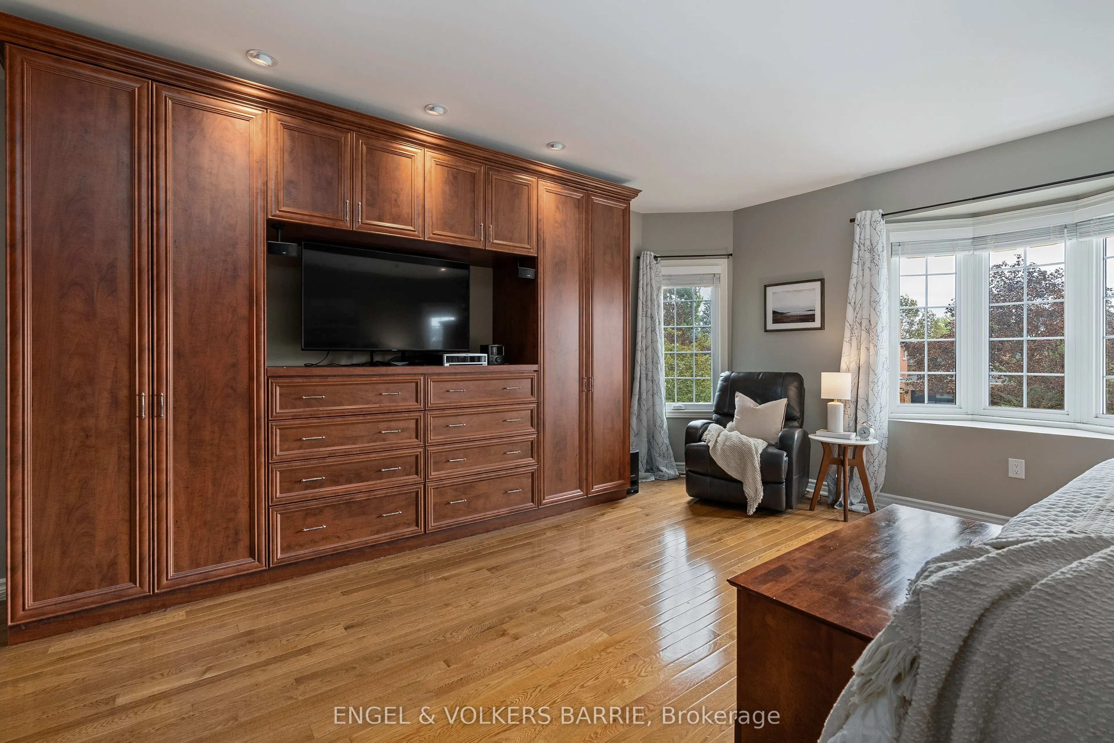 19 Grand Forest Drive