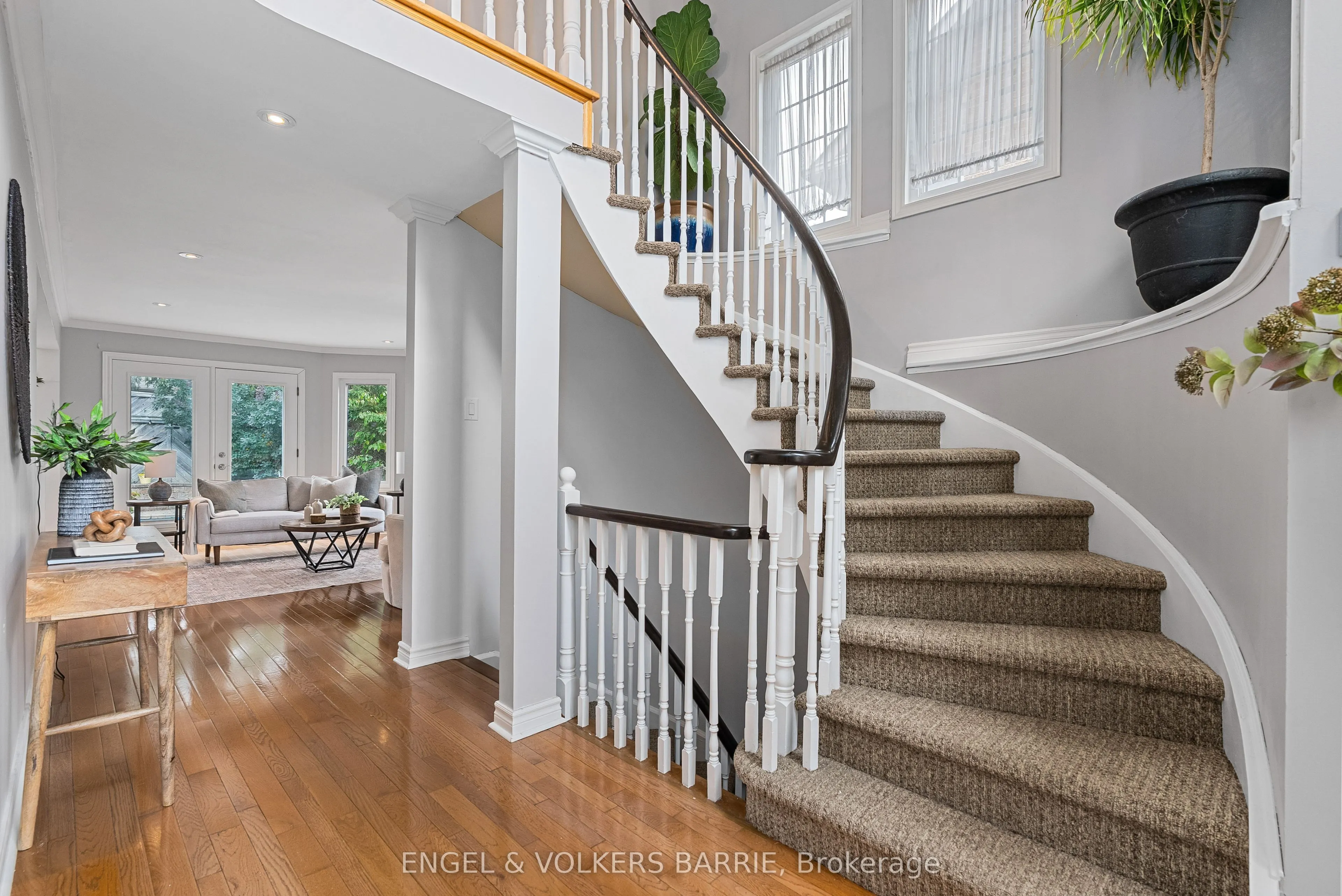 19 Grand Forest Drive