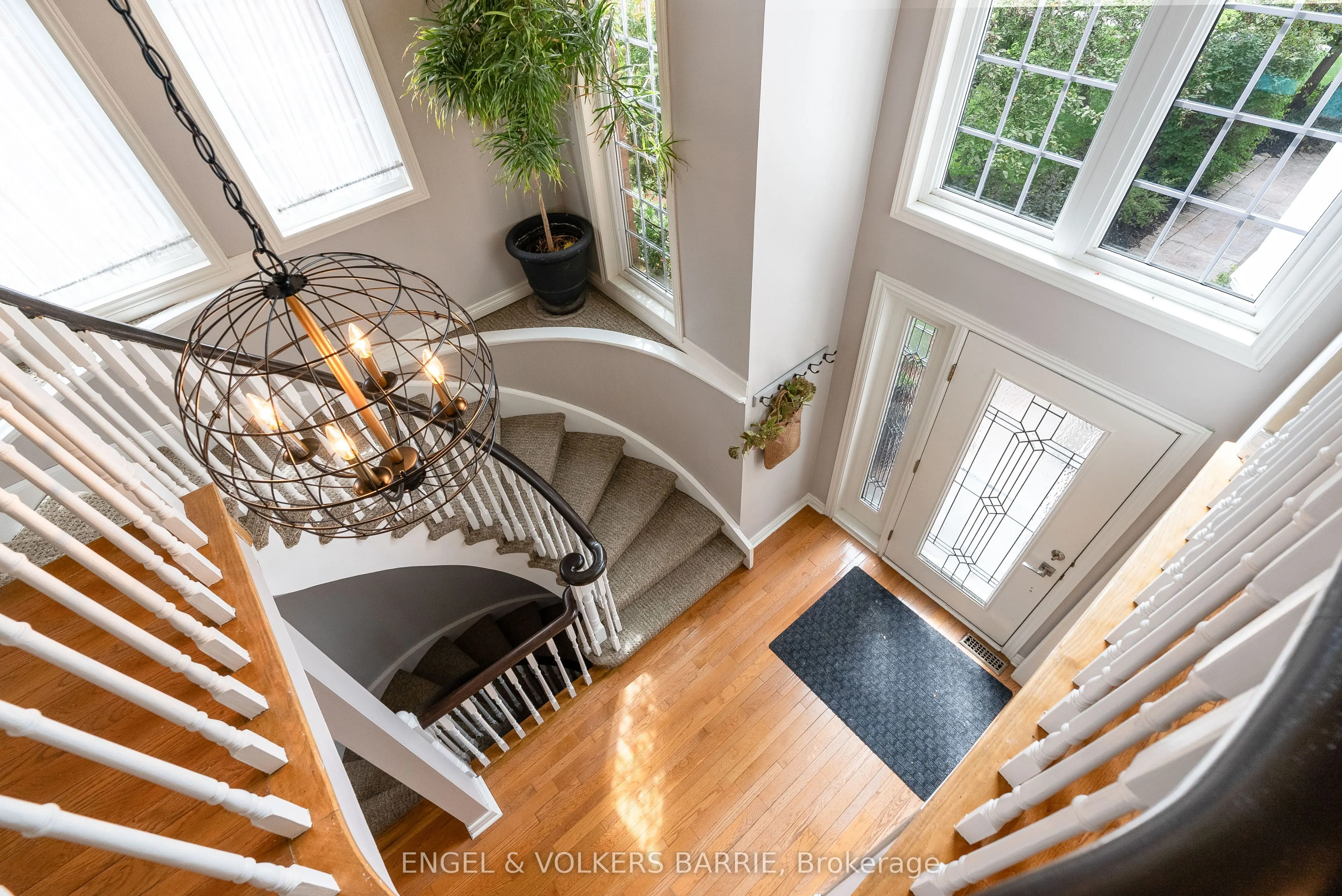 19 Grand Forest Drive